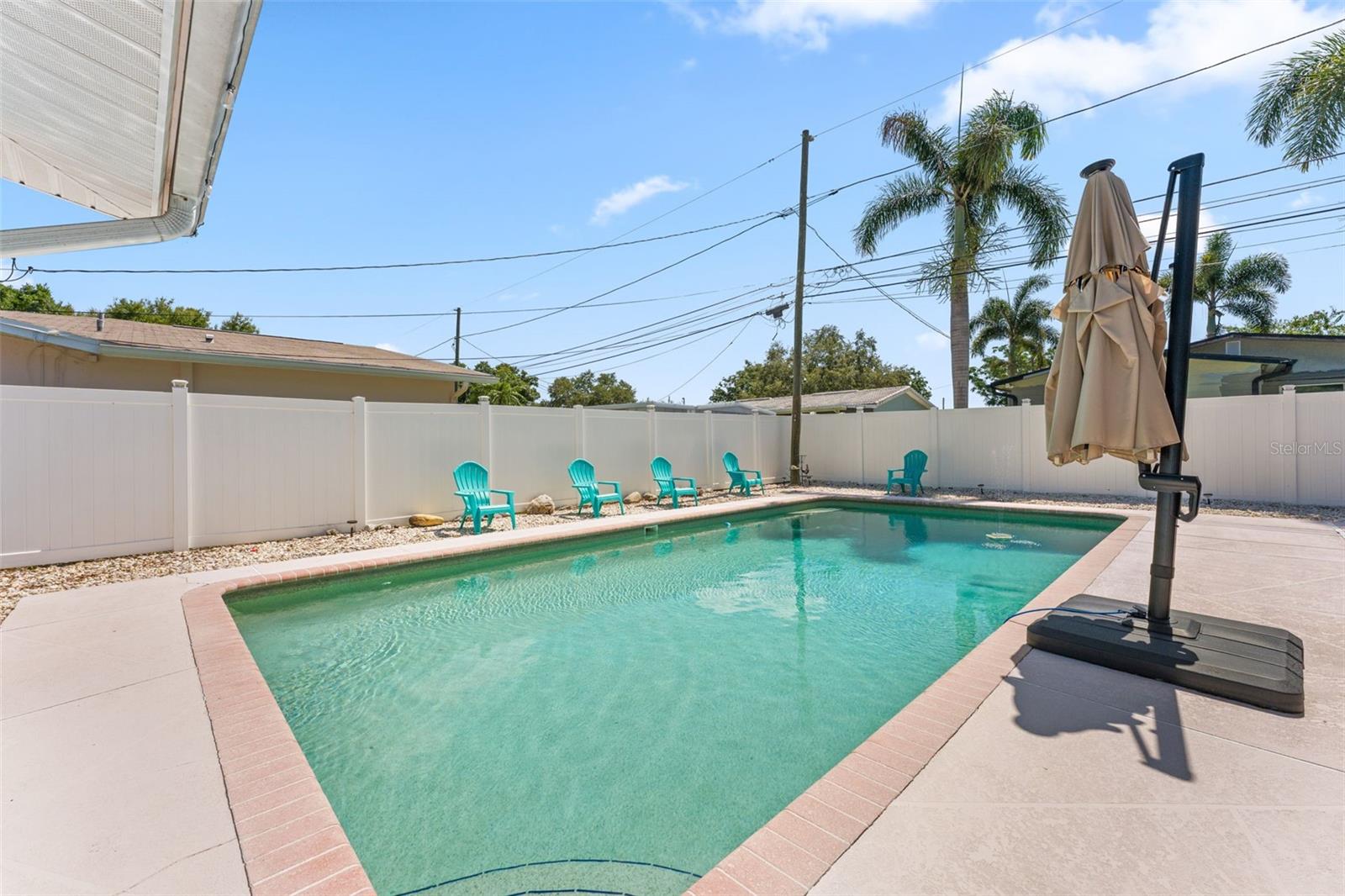 2833 56 Ln, Saint Petersburg, FL 33710 photo