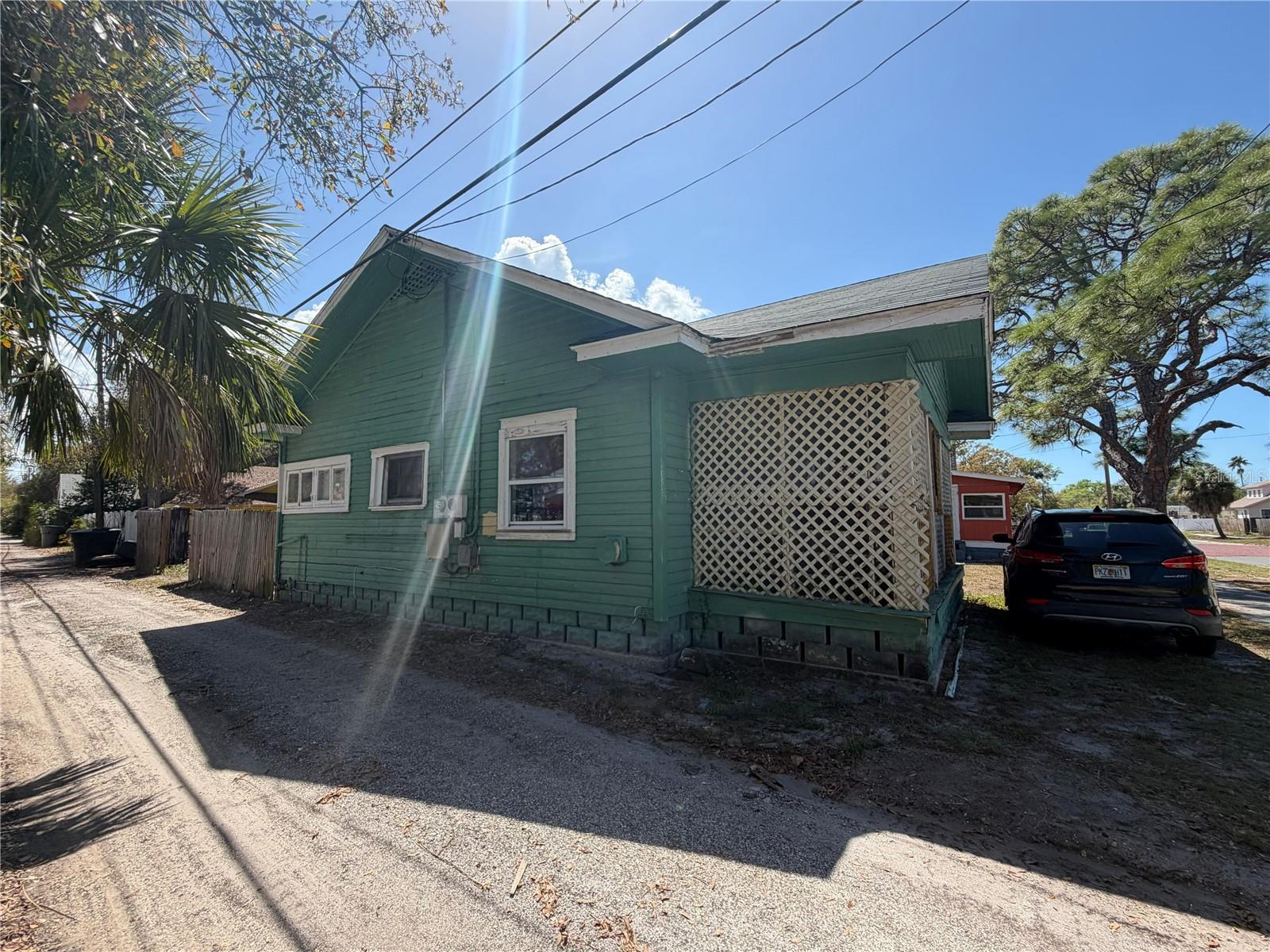 2500 Oakdale St, Saint Petersburg, FL 33705