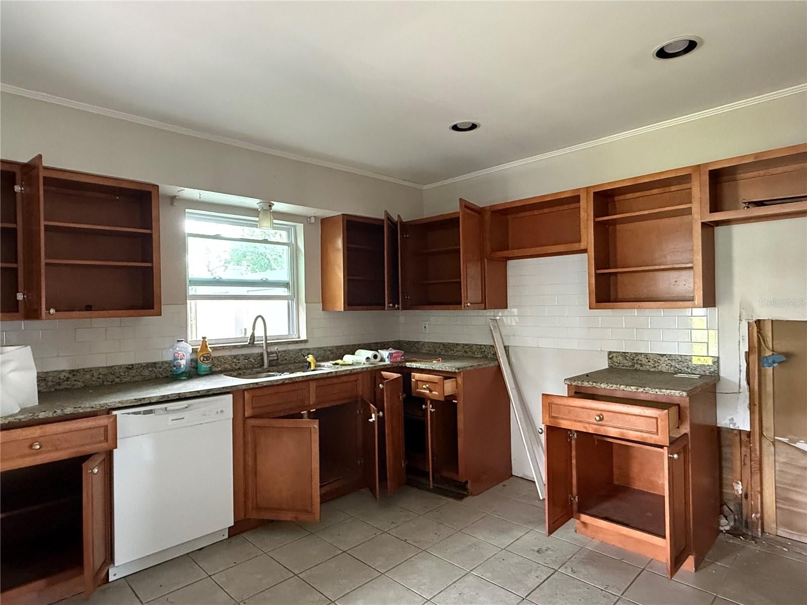 321 83 Ave, Saint Petersburg, FL 33702 photo