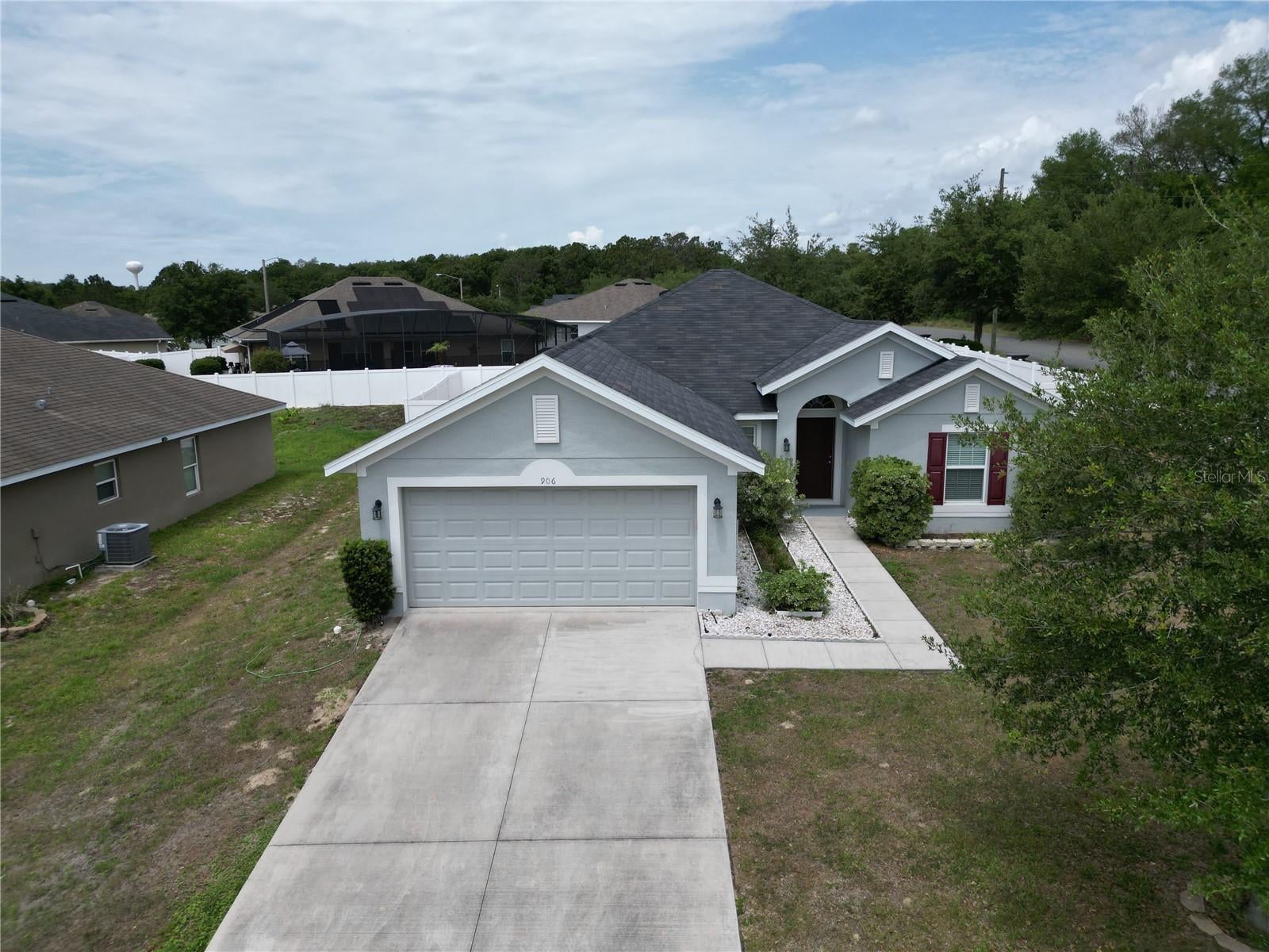 906 Chestnut Dr, Fruitland Park, FL 34731 photo