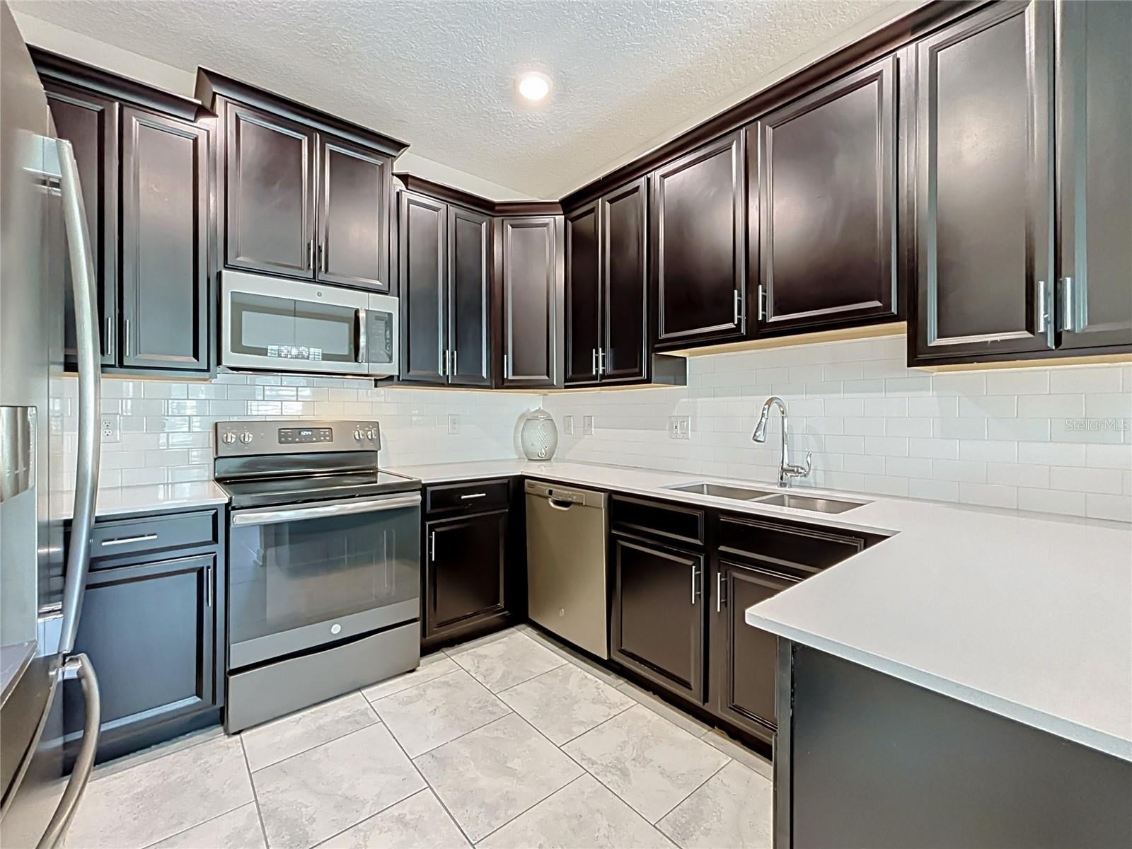 1051 Quaker Ridge Ln, Davenport, FL 33896 photo