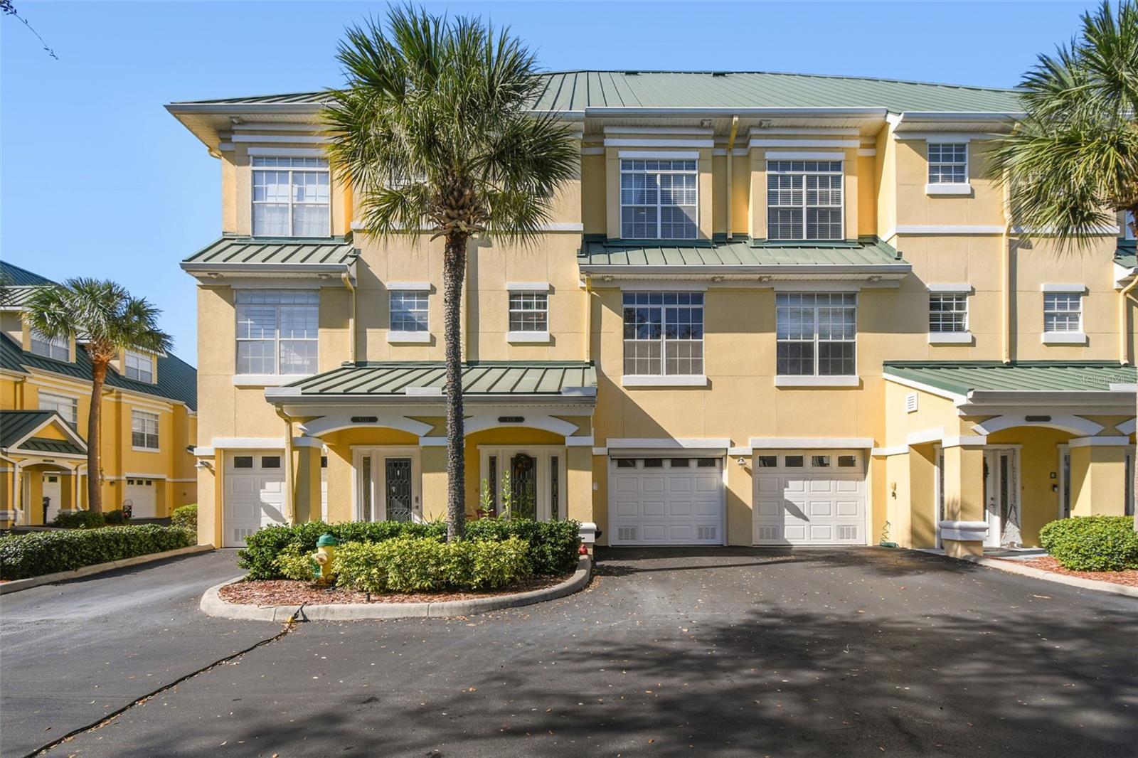 6331 Sunset Bay Cir, Apollo Beach, FL 33572 photo