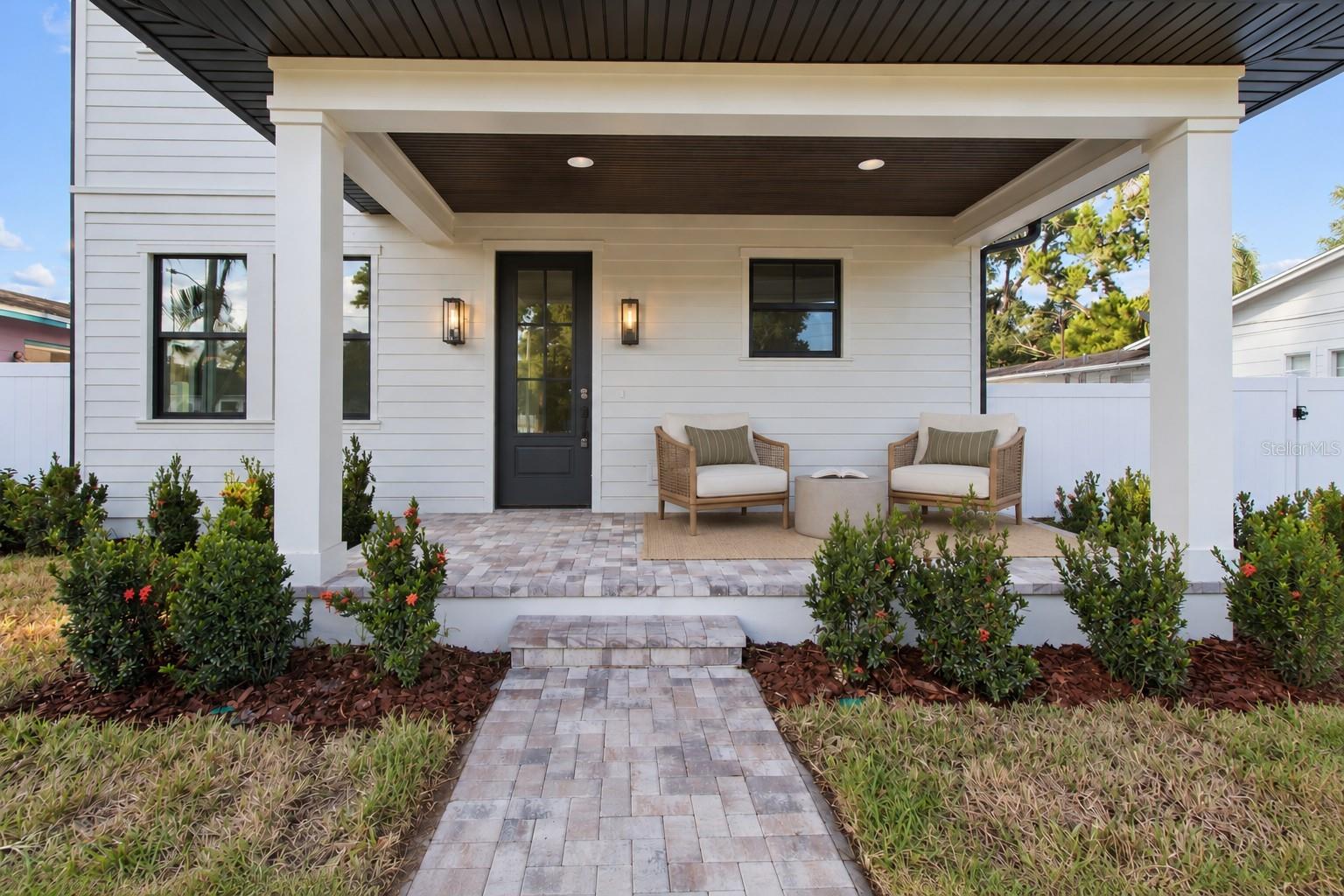 1025 Melrose Ave, Saint Petersburg, FL 33705 photo
