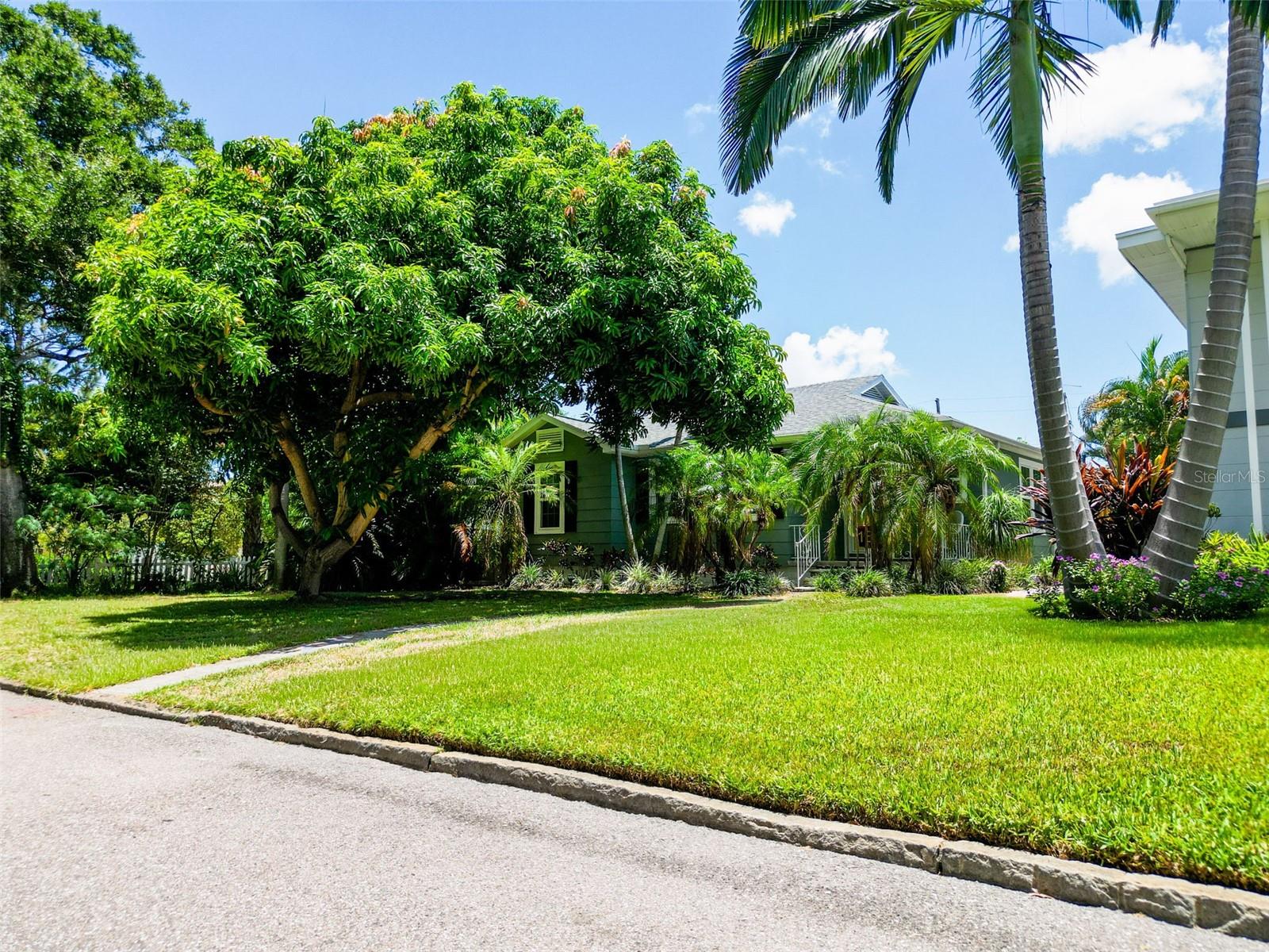 182 29 Ave, Saint Petersburg, FL 33704