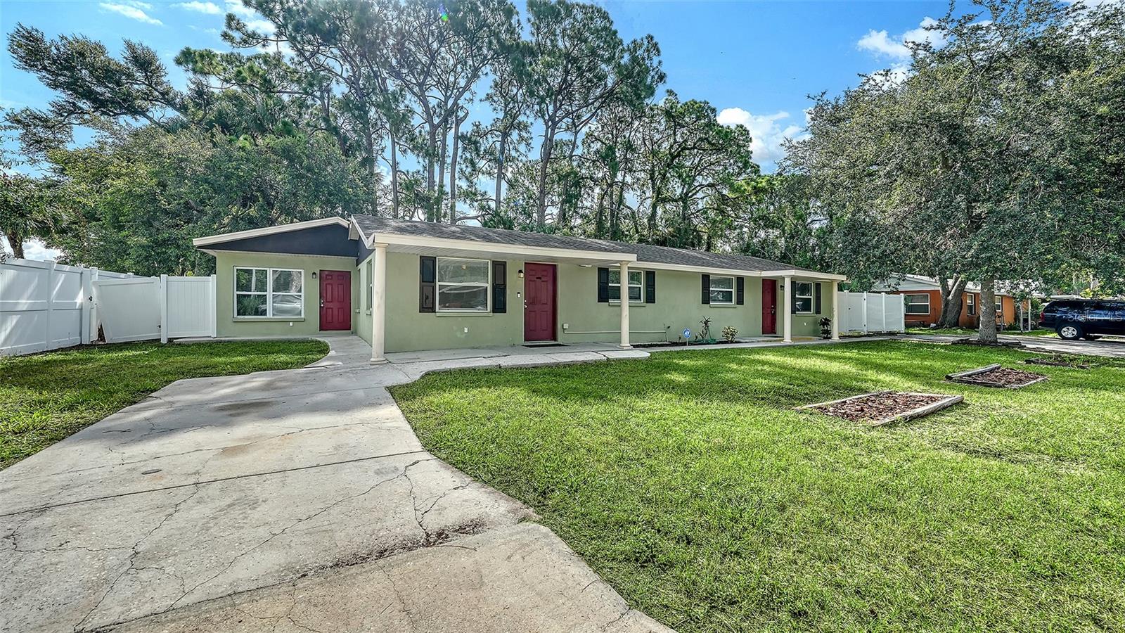 5617 6 Street Ct, Bradenton, FL 34203