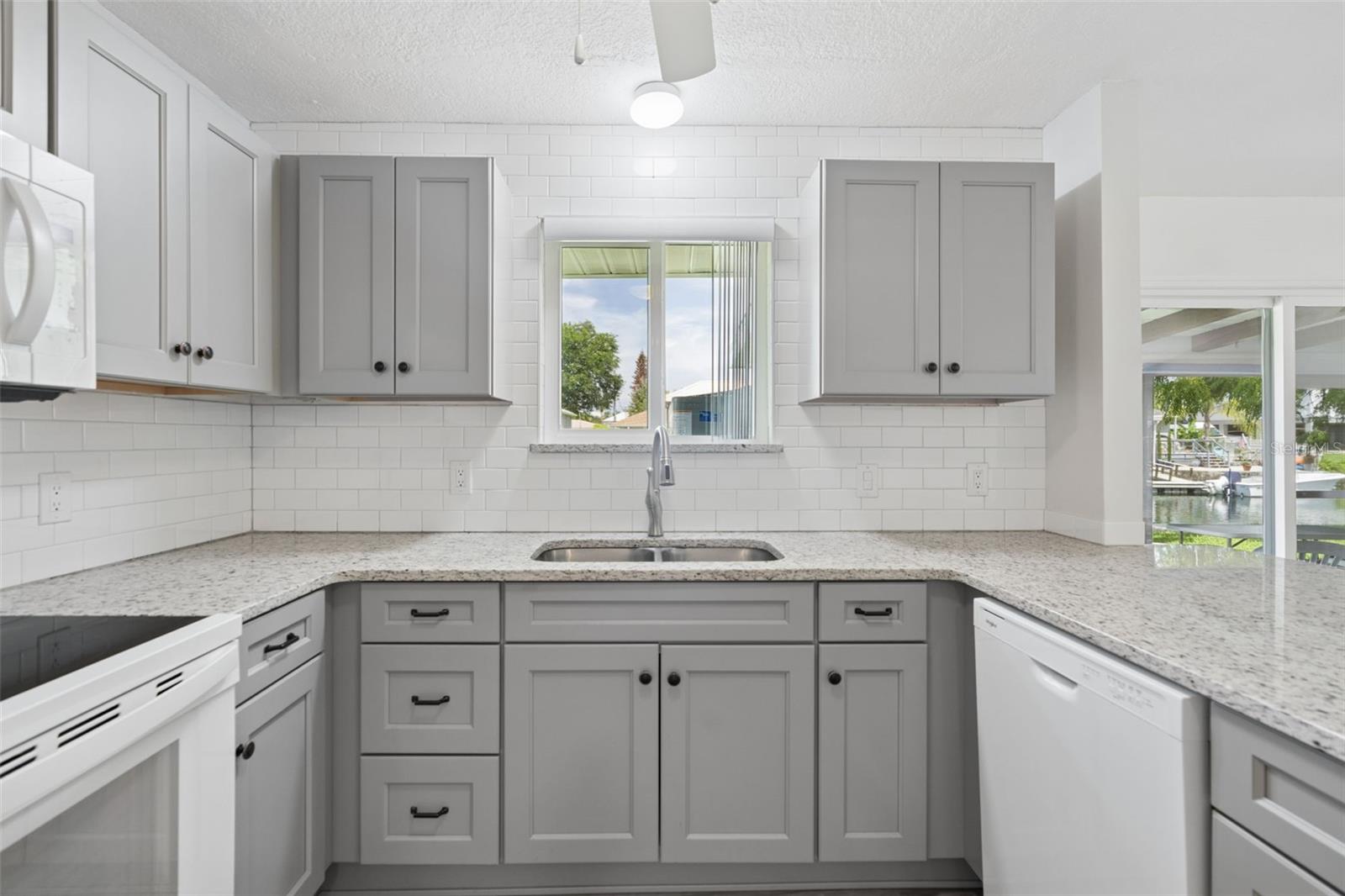 1218 SE 5 Ave, Crystal River, FL 34429 photo