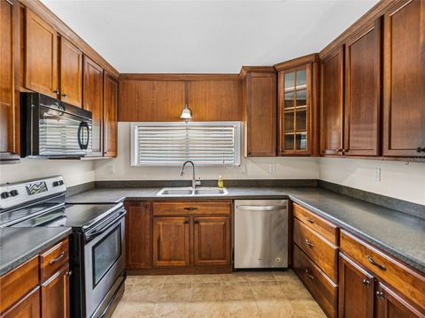 Single Family Residence in DADE CITY FL 34477 POINSETTIA PLACE 17.jpg