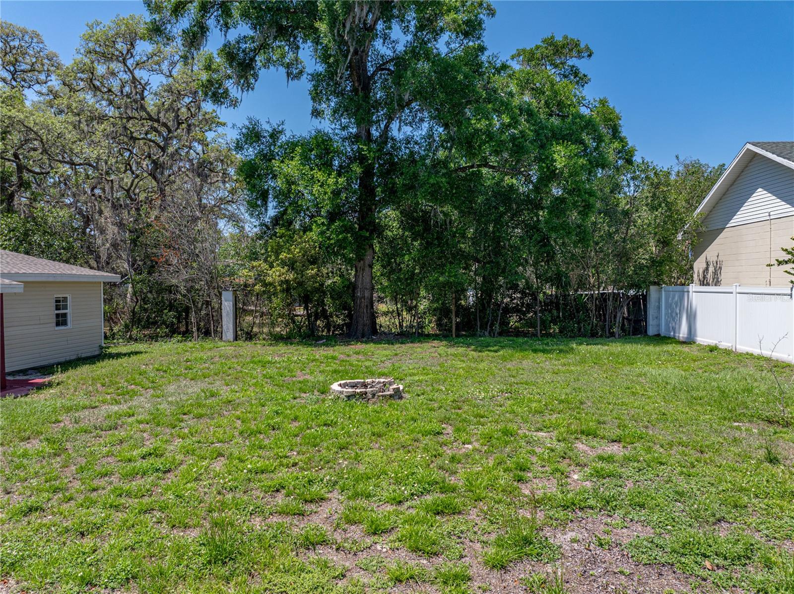 Single Family Residence in DADE CITY FL 34477 POINSETTIA PLACE 57.jpg
