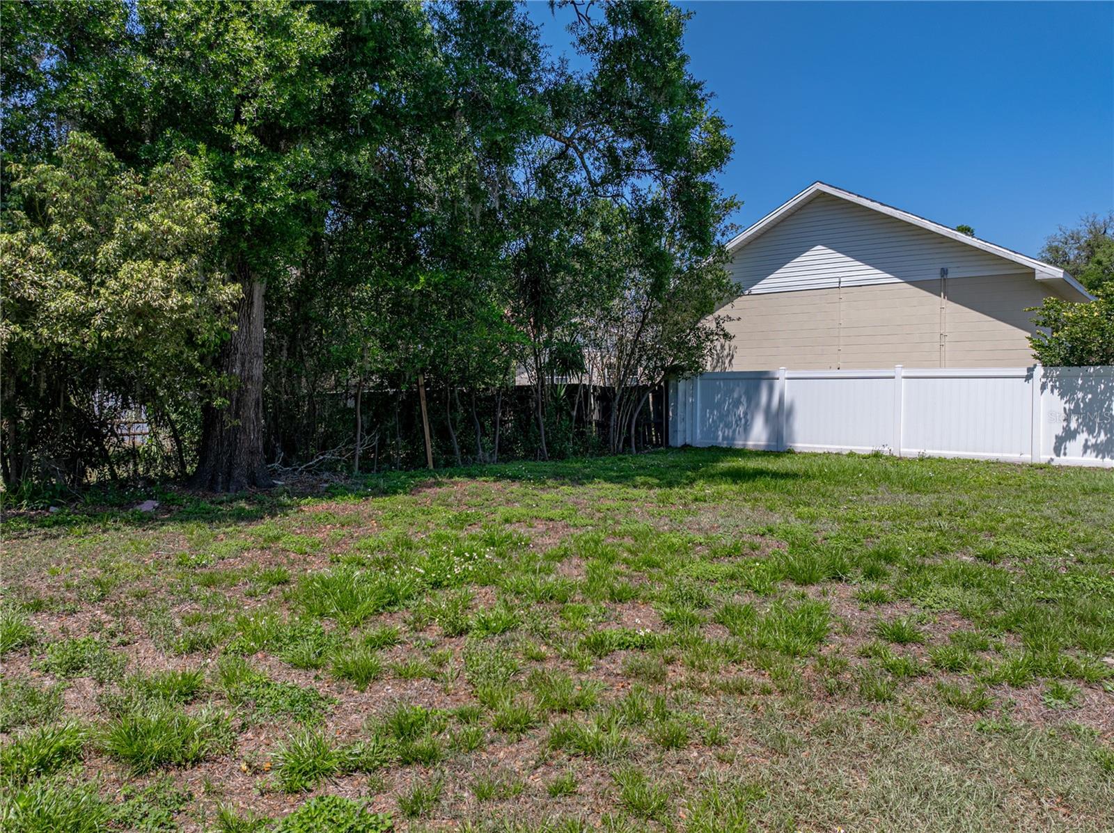 Single Family Residence in DADE CITY FL 34477 POINSETTIA PLACE 54.jpg