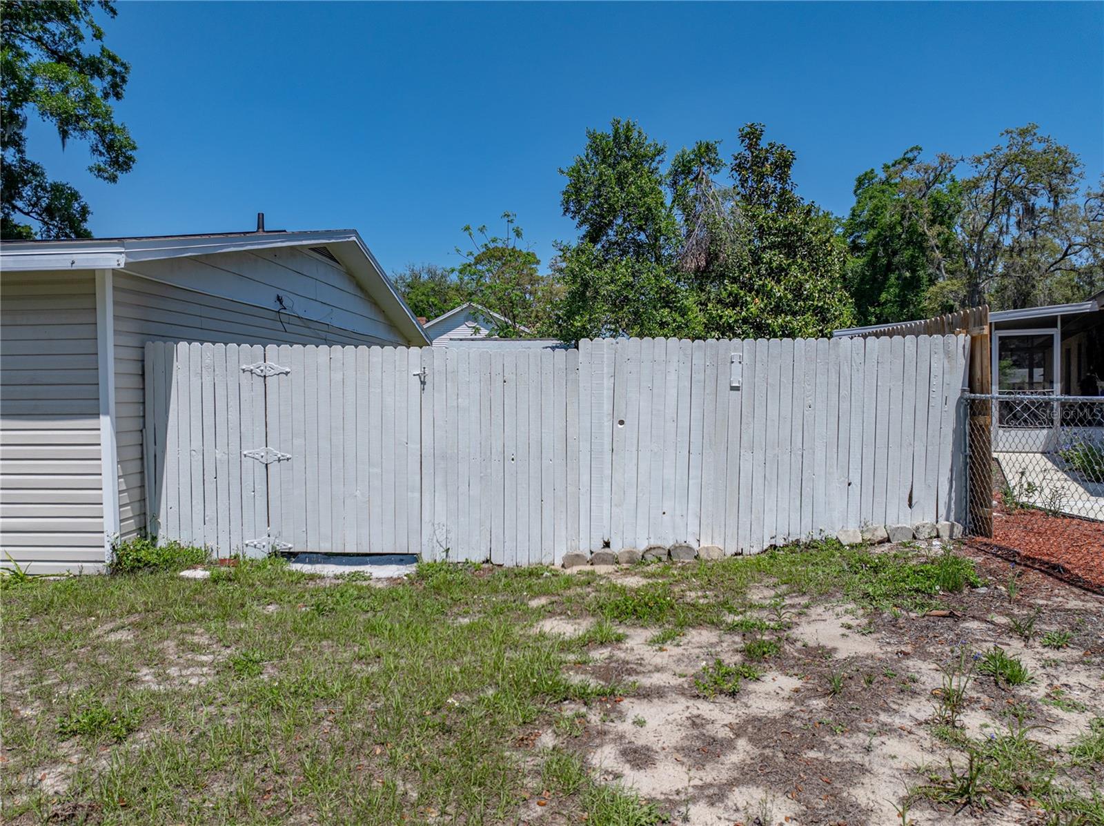 Single Family Residence in DADE CITY FL 34477 POINSETTIA PLACE 50.jpg