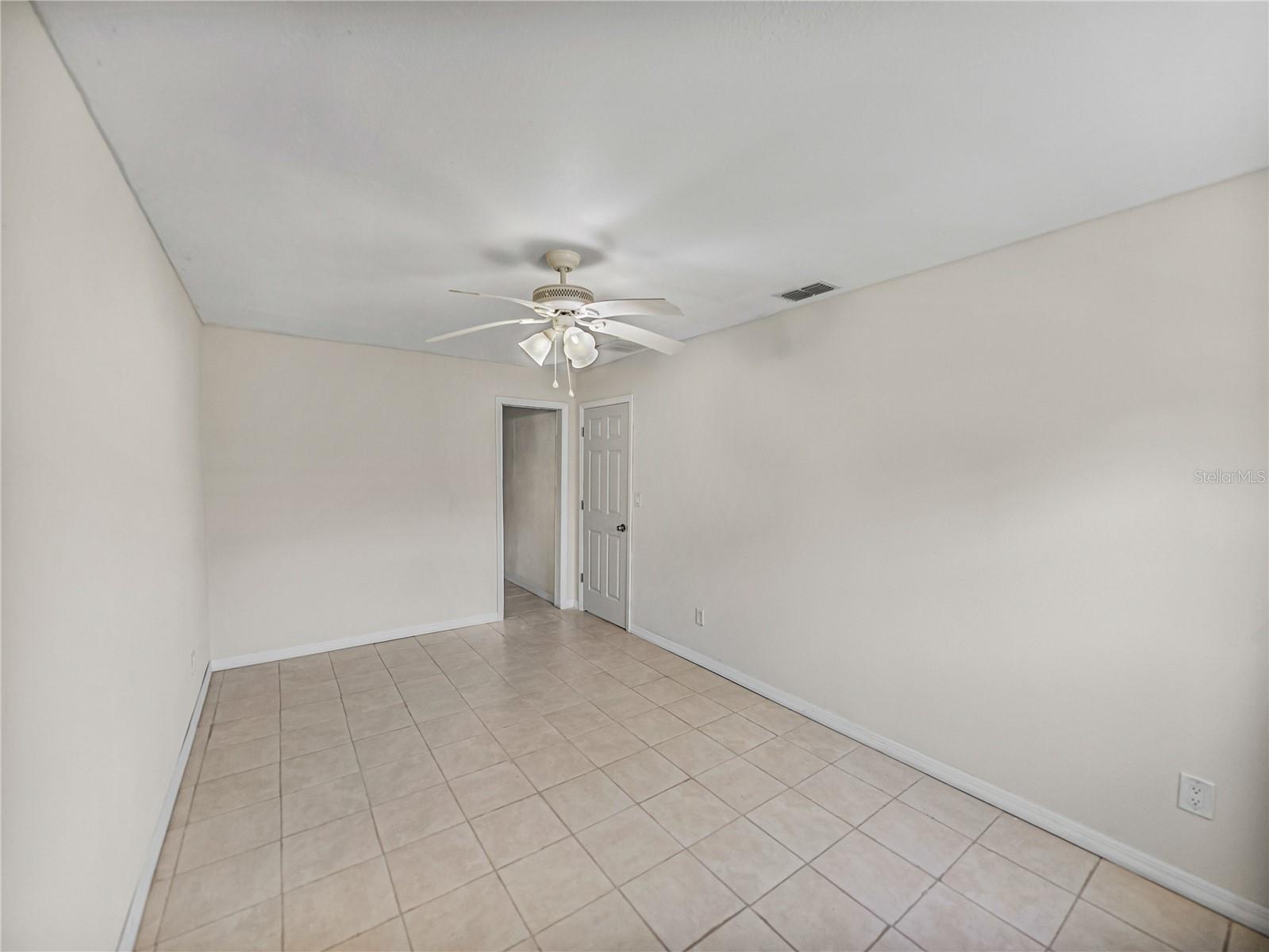 Single Family Residence in DADE CITY FL 34477 POINSETTIA PLACE 32.jpg