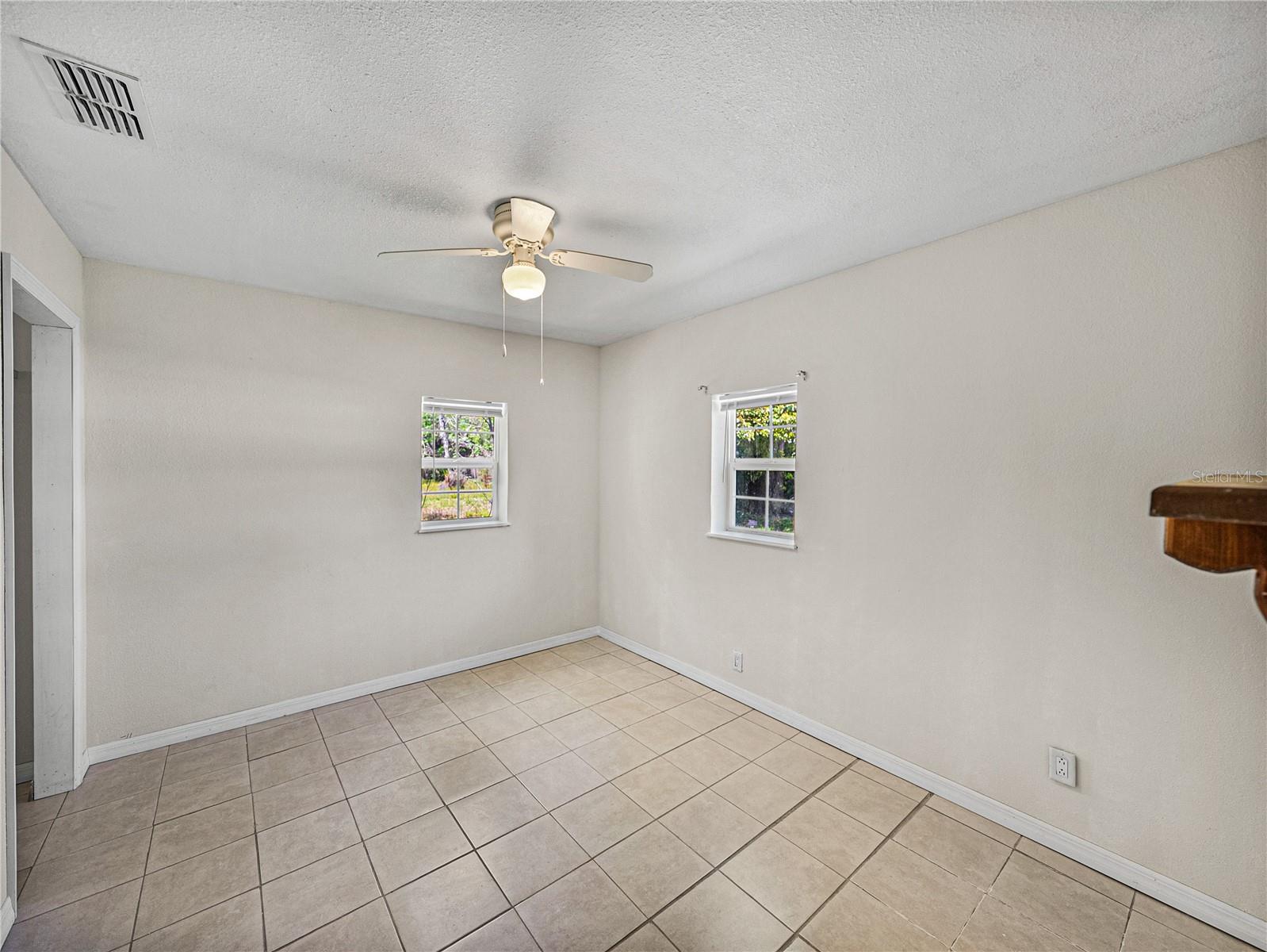 Single Family Residence in DADE CITY FL 34477 POINSETTIA PLACE 23.jpg