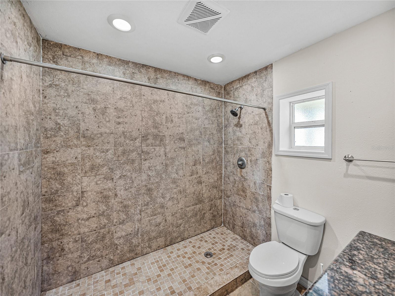 Single Family Residence in DADE CITY FL 34477 POINSETTIA PLACE 29.jpg