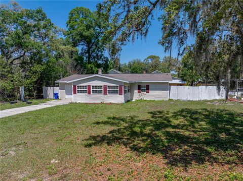 Single Family Residence in DADE CITY FL 34477 POINSETTIA PLACE 5.jpg