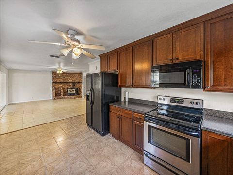 Single Family Residence in DADE CITY FL 34477 POINSETTIA PLACE 19.jpg
