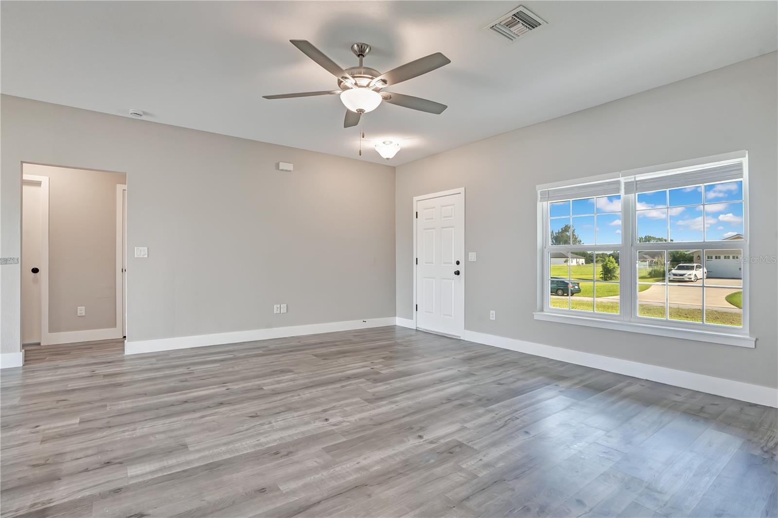 8833 Hampshire Dr, Sebring, FL 33876 photo