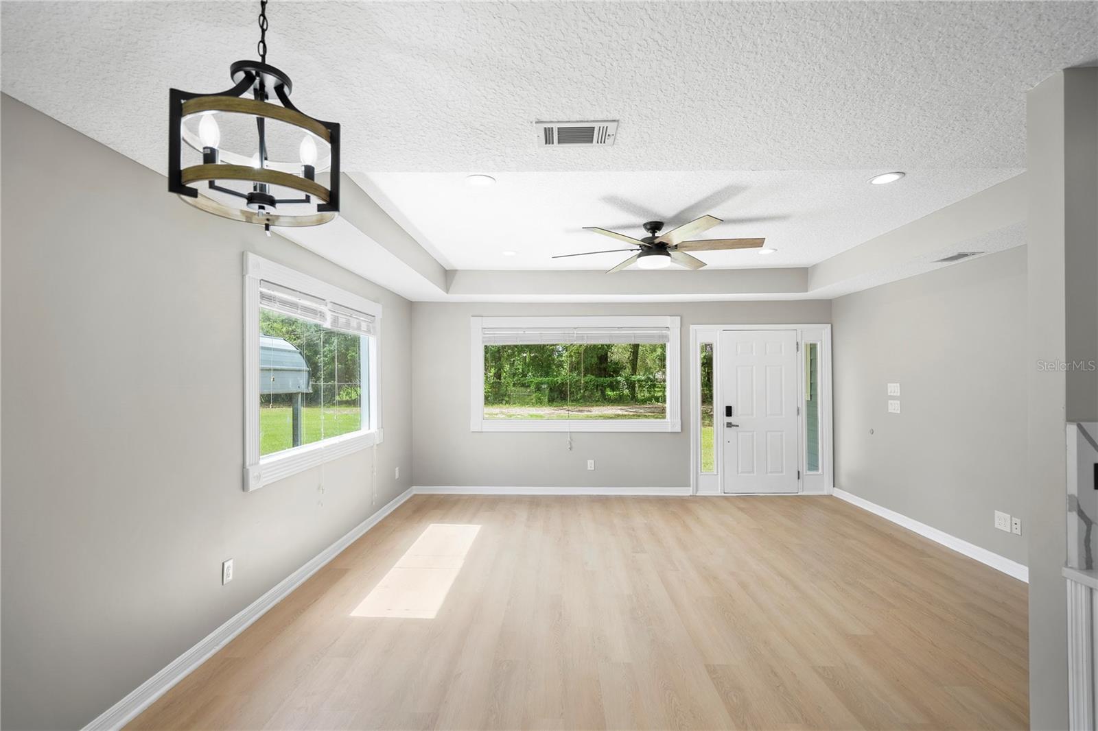 Single Family Residence in JACKSONVILLE FL 635 HARRISON STREET 8.jpg