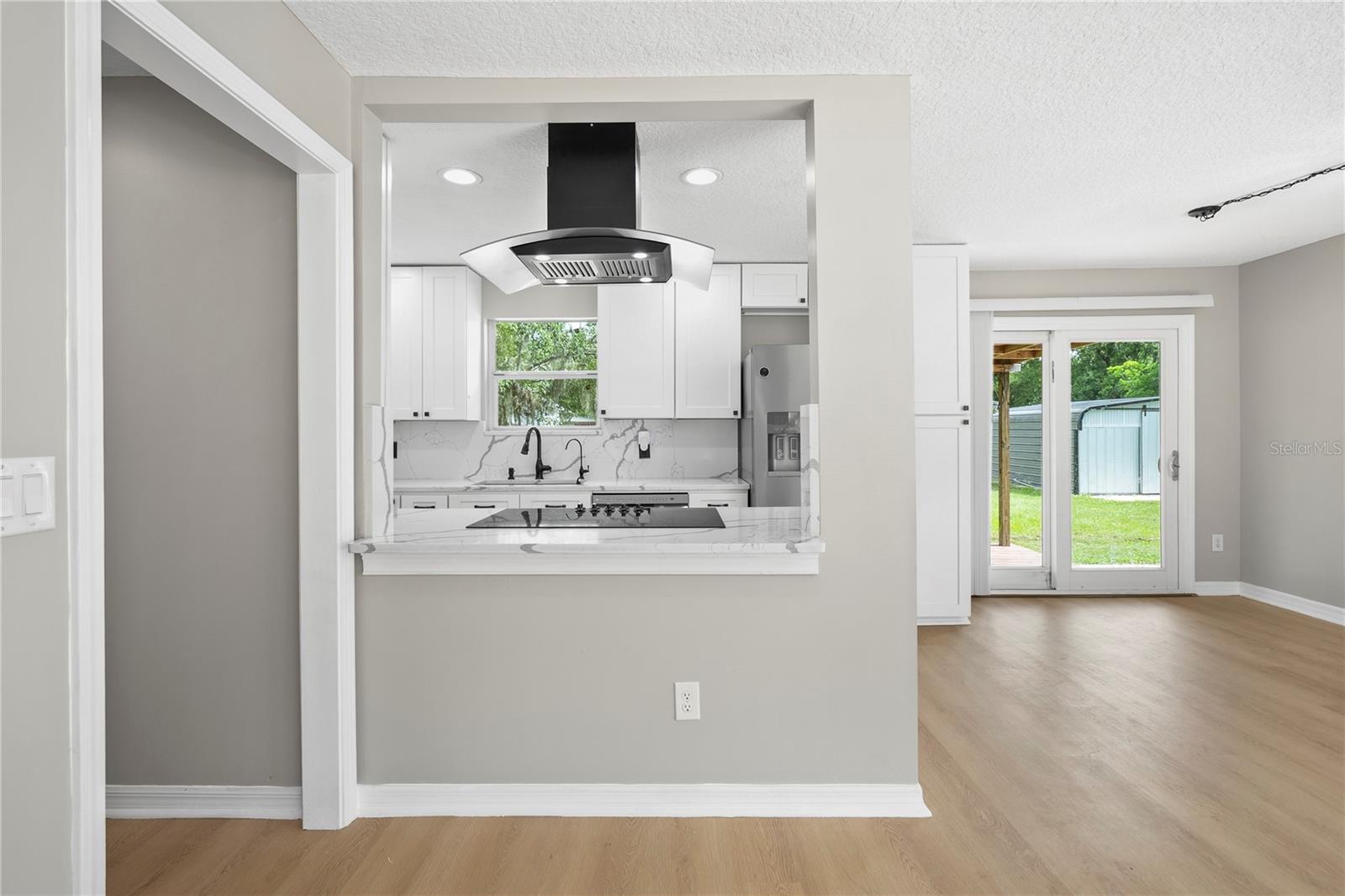 Single Family Residence in JACKSONVILLE FL 635 HARRISON STREET 4.jpg