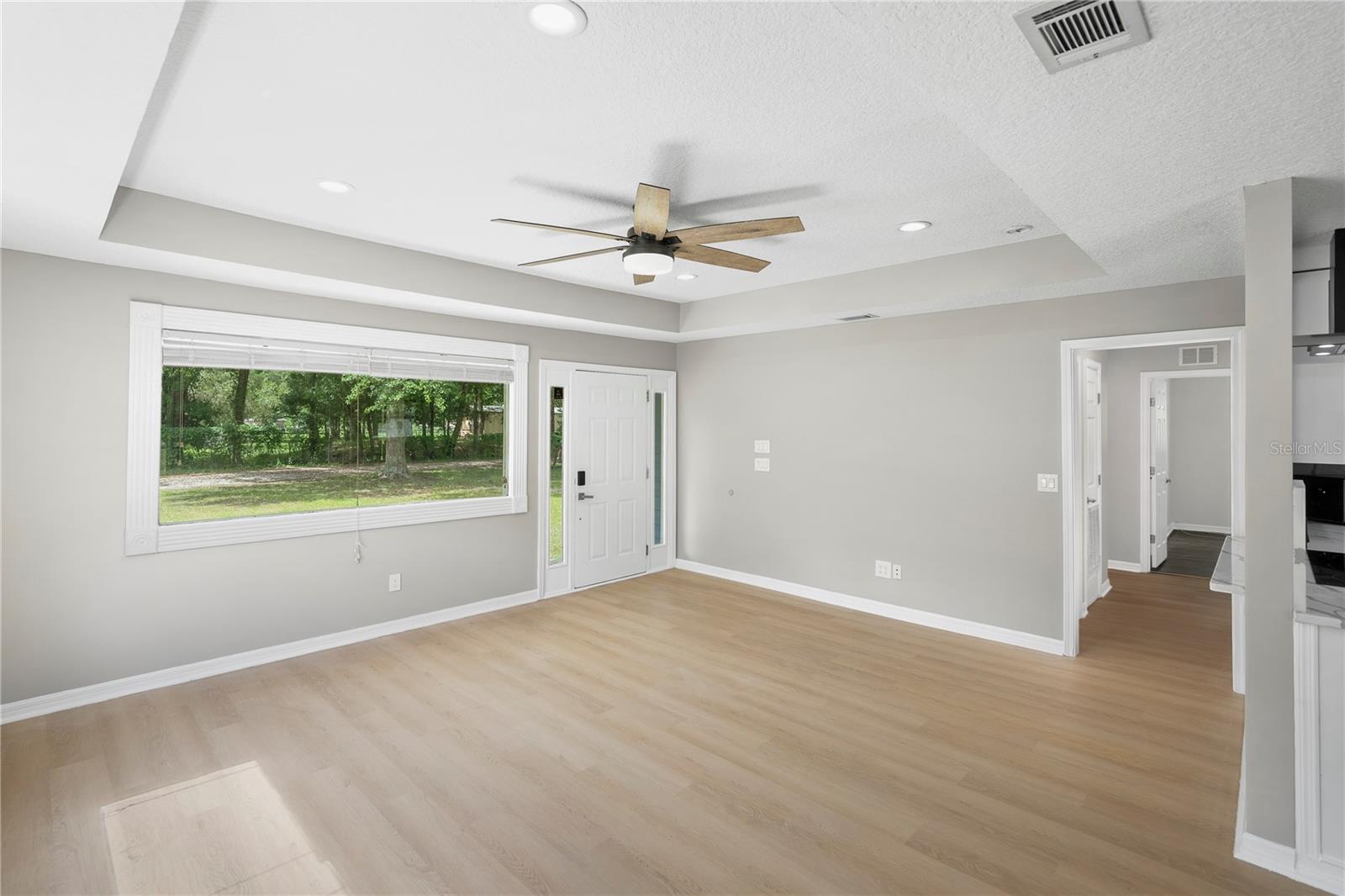Single Family Residence in JACKSONVILLE FL 635 HARRISON STREET 5.jpg