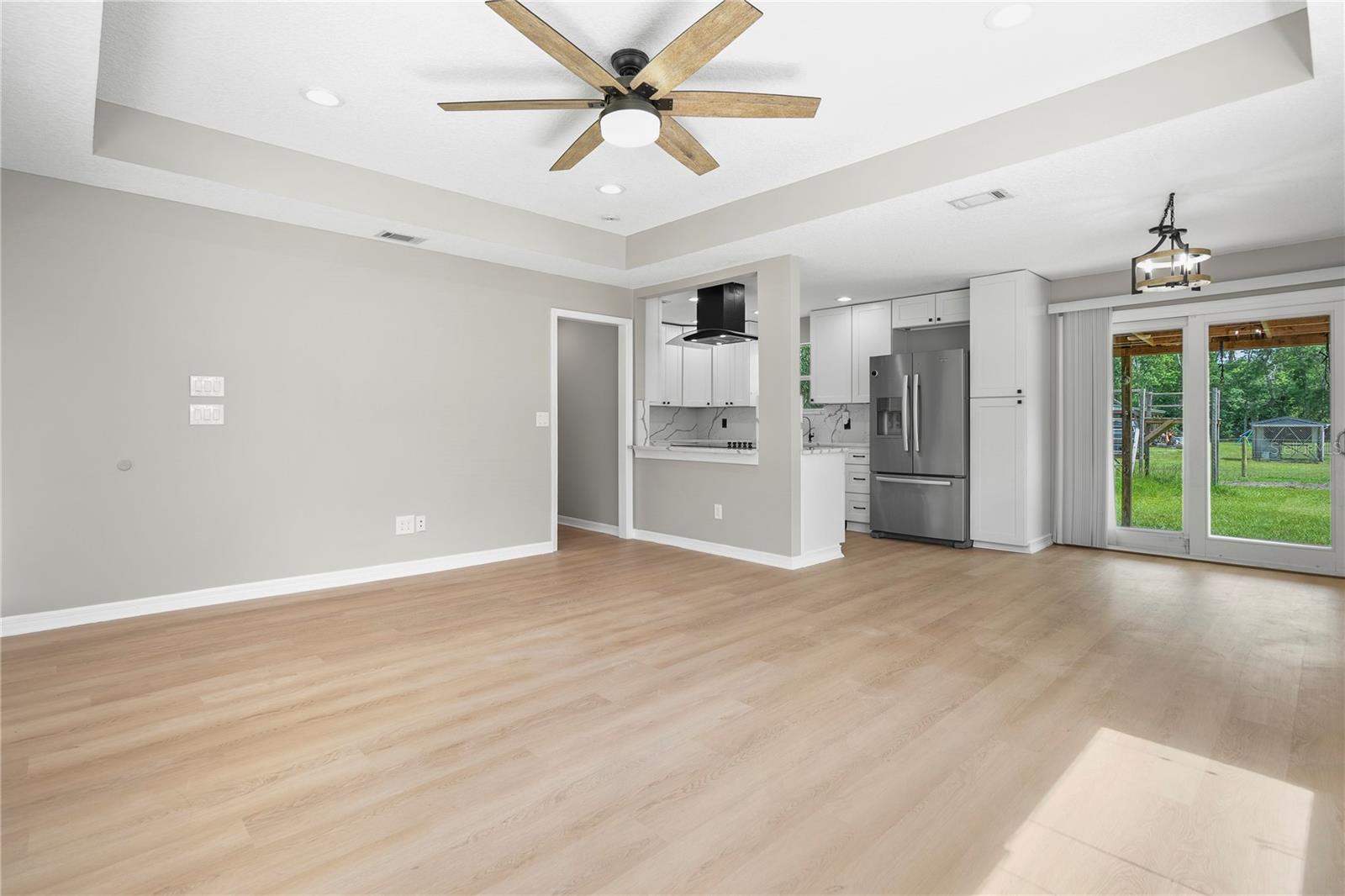 Single Family Residence in JACKSONVILLE FL 635 HARRISON STREET 6.jpg