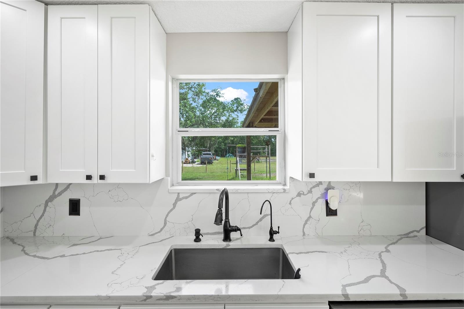 Single Family Residence in JACKSONVILLE FL 635 HARRISON STREET 13.jpg