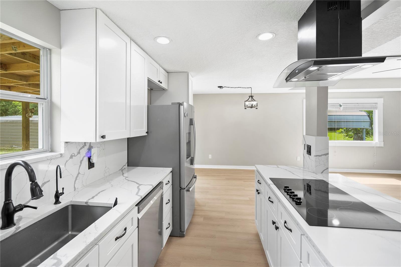Single Family Residence in JACKSONVILLE FL 635 HARRISON STREET 11.jpg