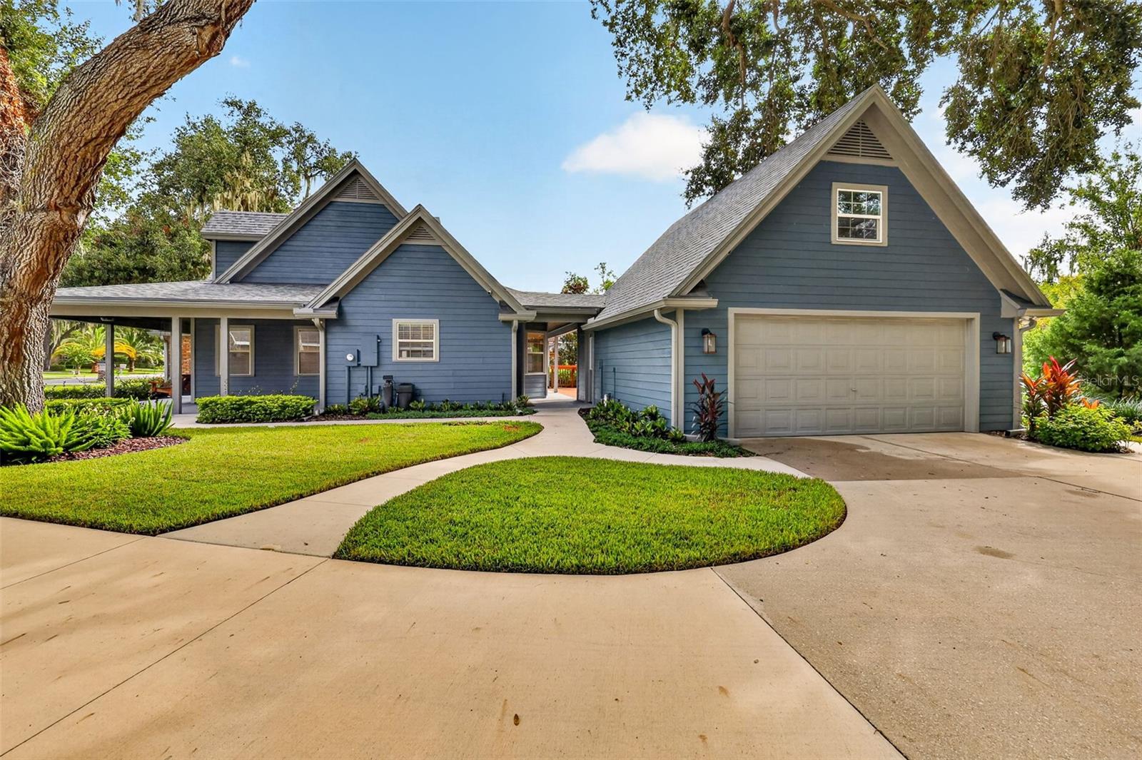 267 Reserve Dr, Tavares, FL 32778 photo