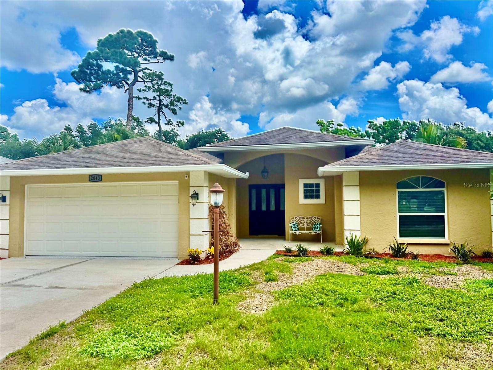 2043 Trenton Ln, Sarasota, FL 34232