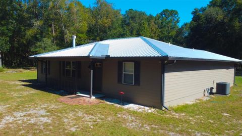 Single Family Residence in FLORAHOME FL 112 SADIE LANE.jpg