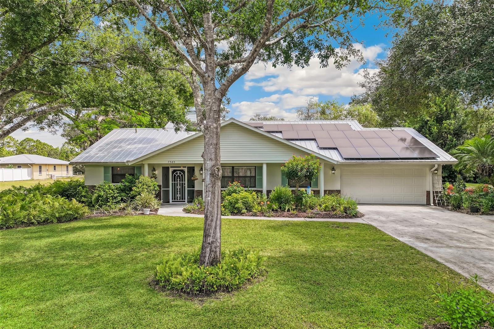 7565 Castle Dr, Sarasota, FL 34240 photo