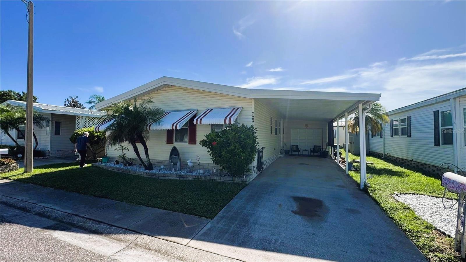 1001 Starkey Rd, Largo, FL 33771