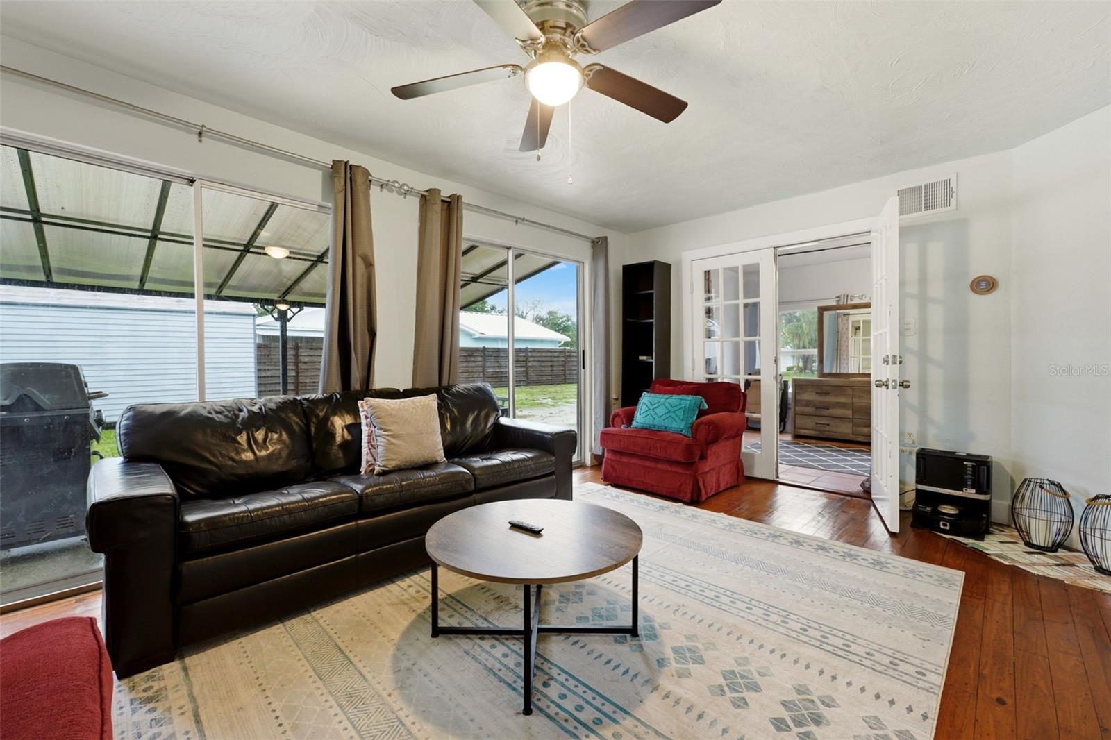 3052 Alta Vista St, Sarasota, FL 34237 photo