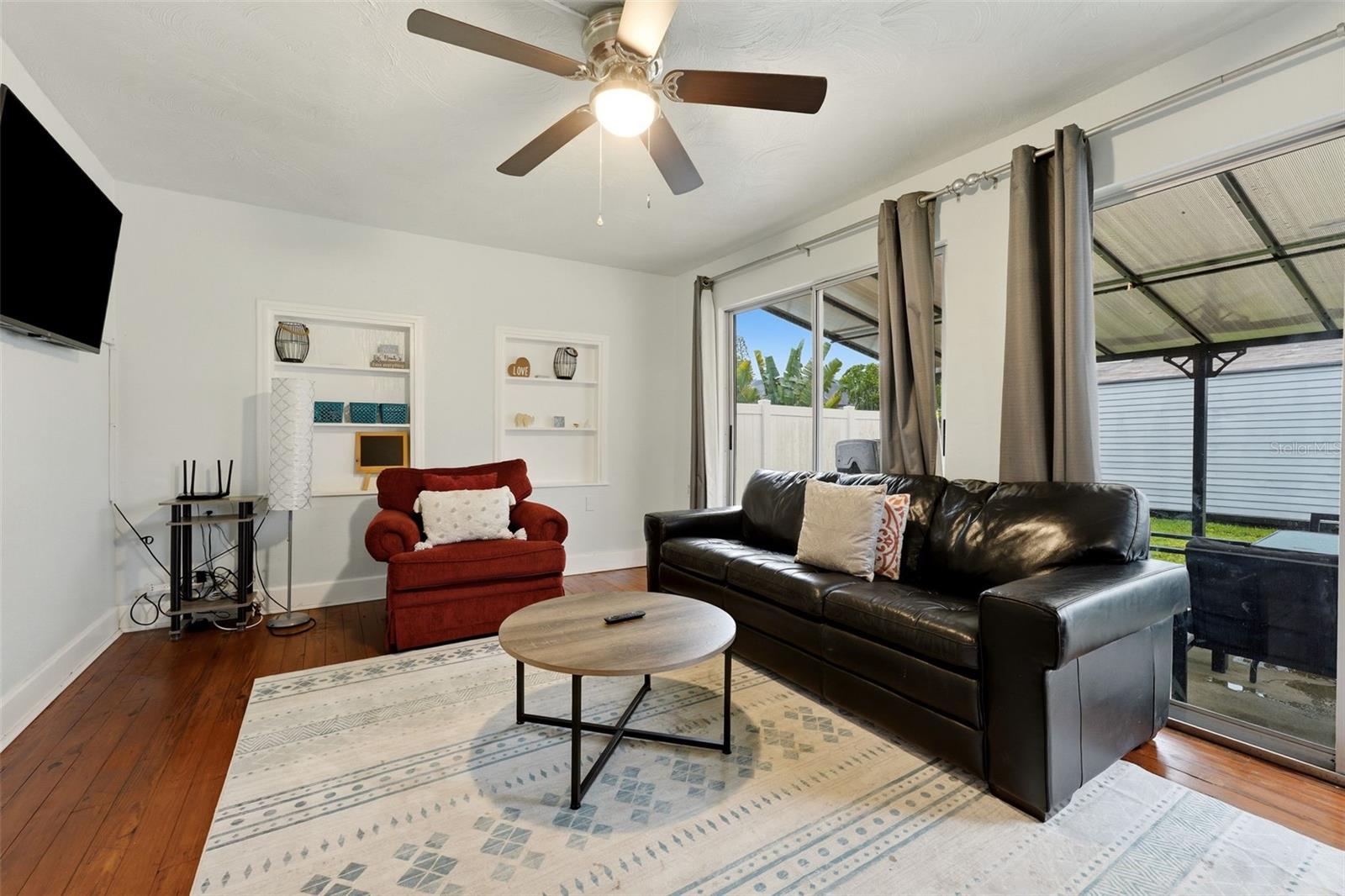 3052 Alta Vista St, Sarasota, FL 34237 photo