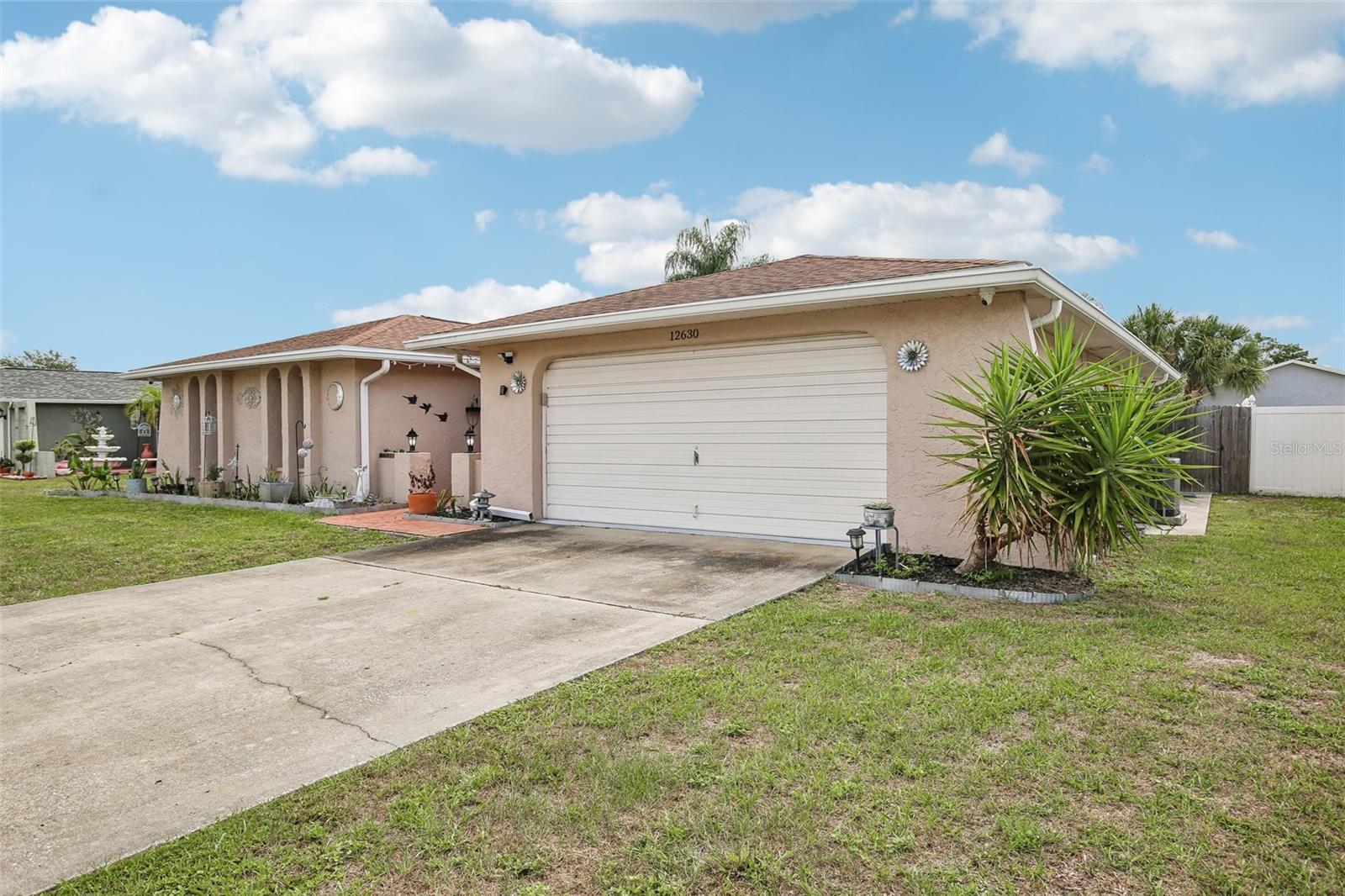 12630 Cedar Ridge Dr, Hudson, FL 34669 photo