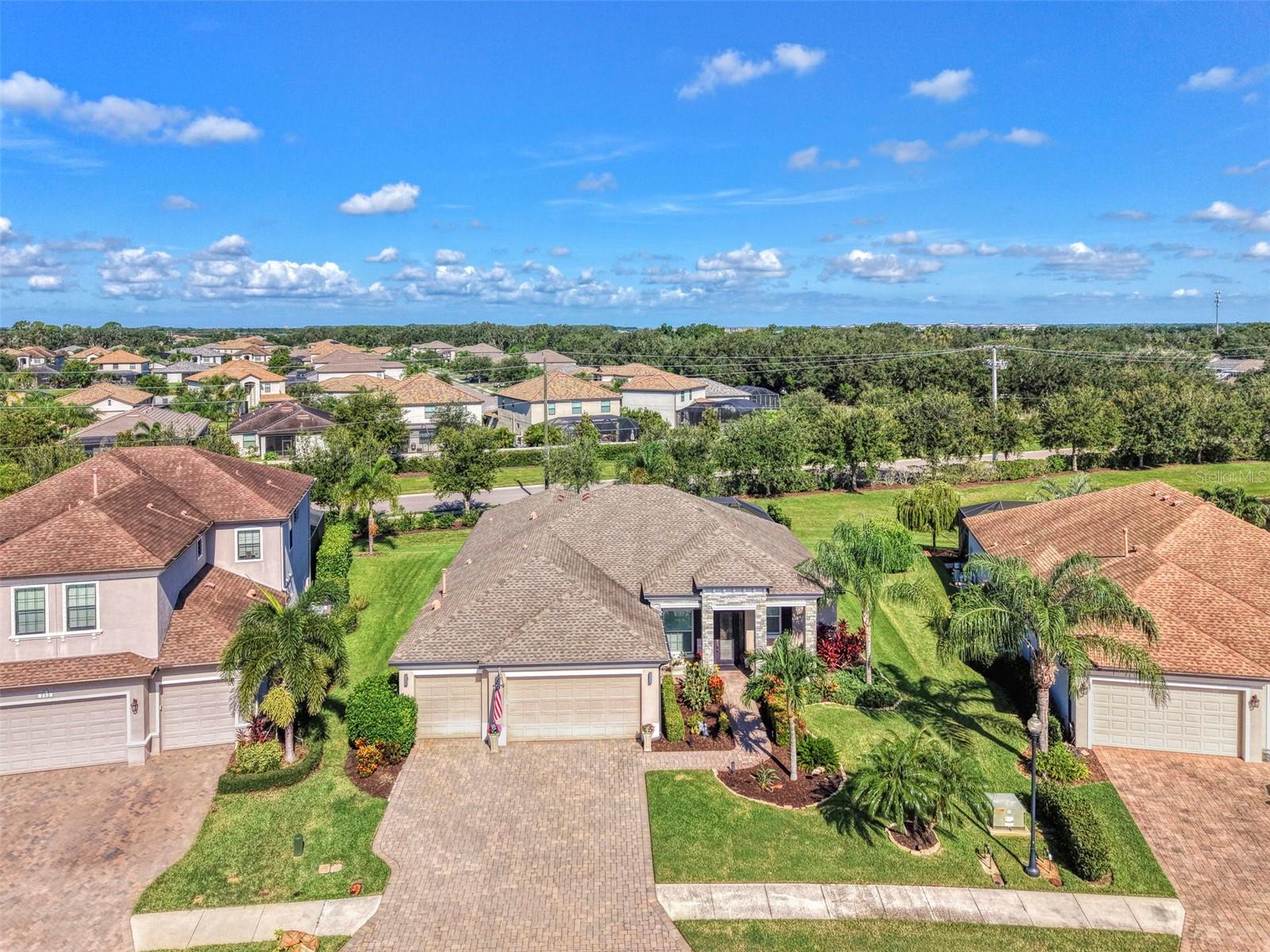 708 Rosemary Cir, Bradenton, FL 34212 photo