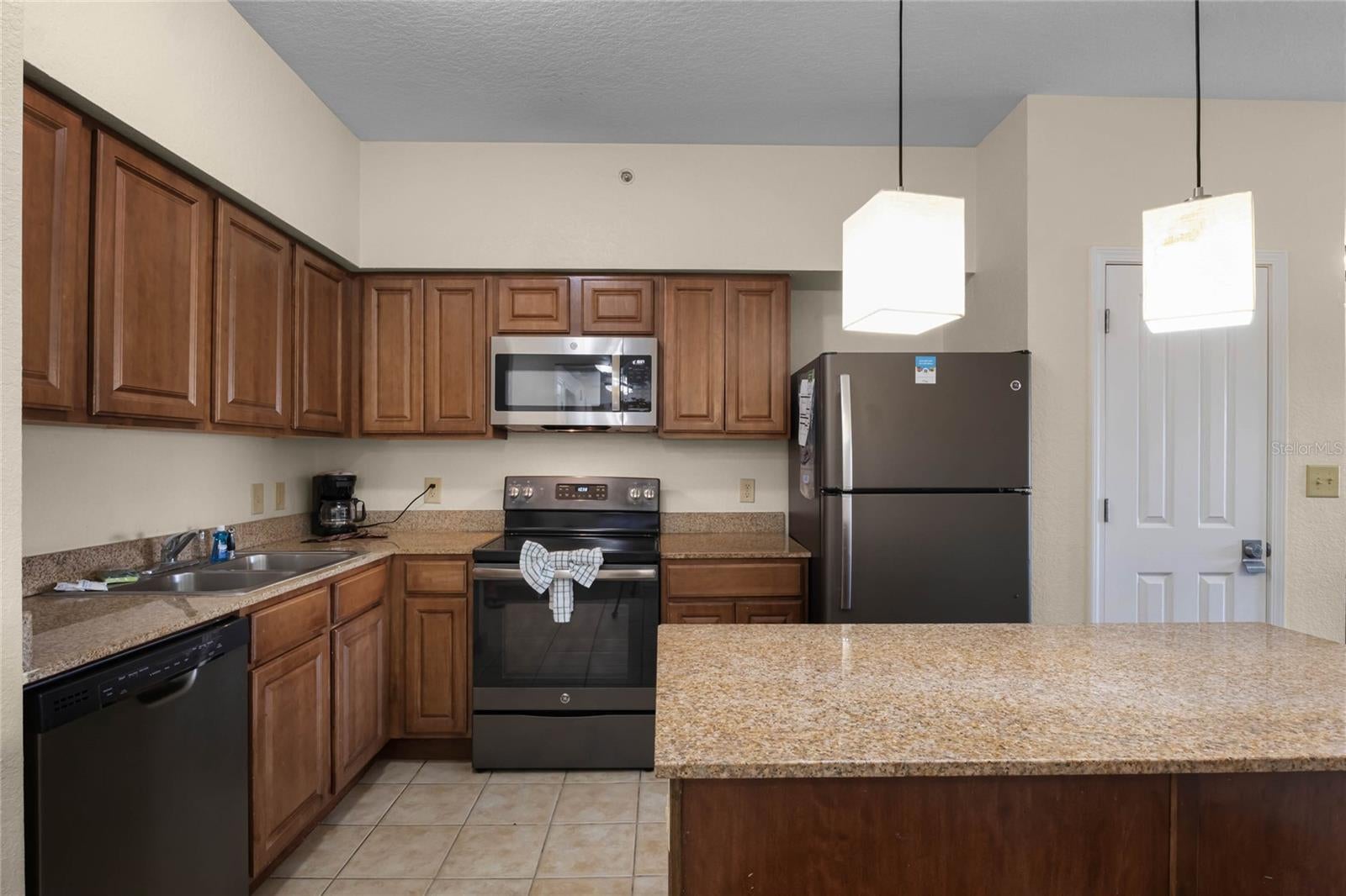 12527 Floridays Resort Dr #512 E, Orlando, FL 32821 photo