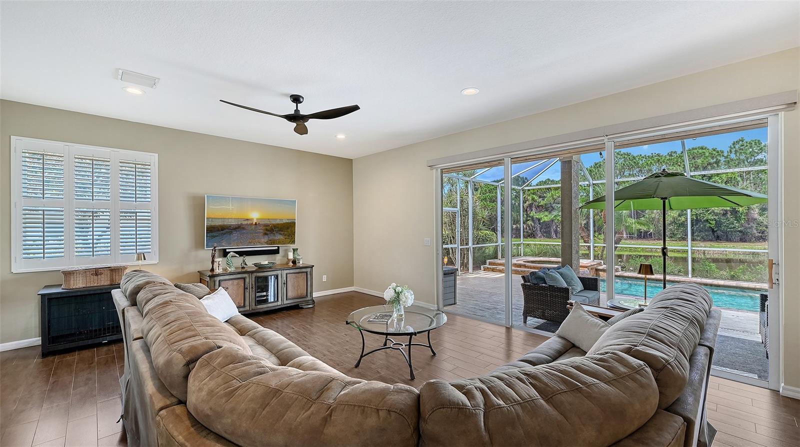 907 Eagle Isle Ct, Osprey, FL 34229 photo