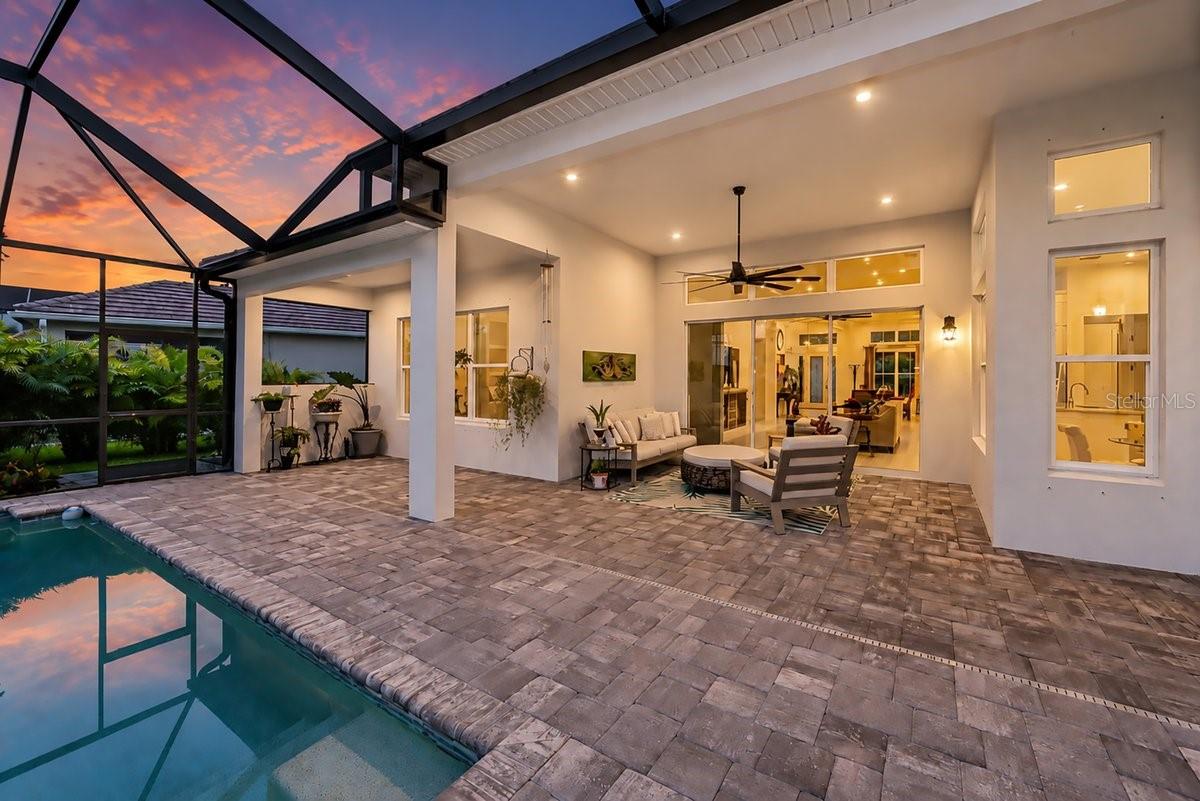 4657 Antrim Dr, Sarasota, FL 34240 photo