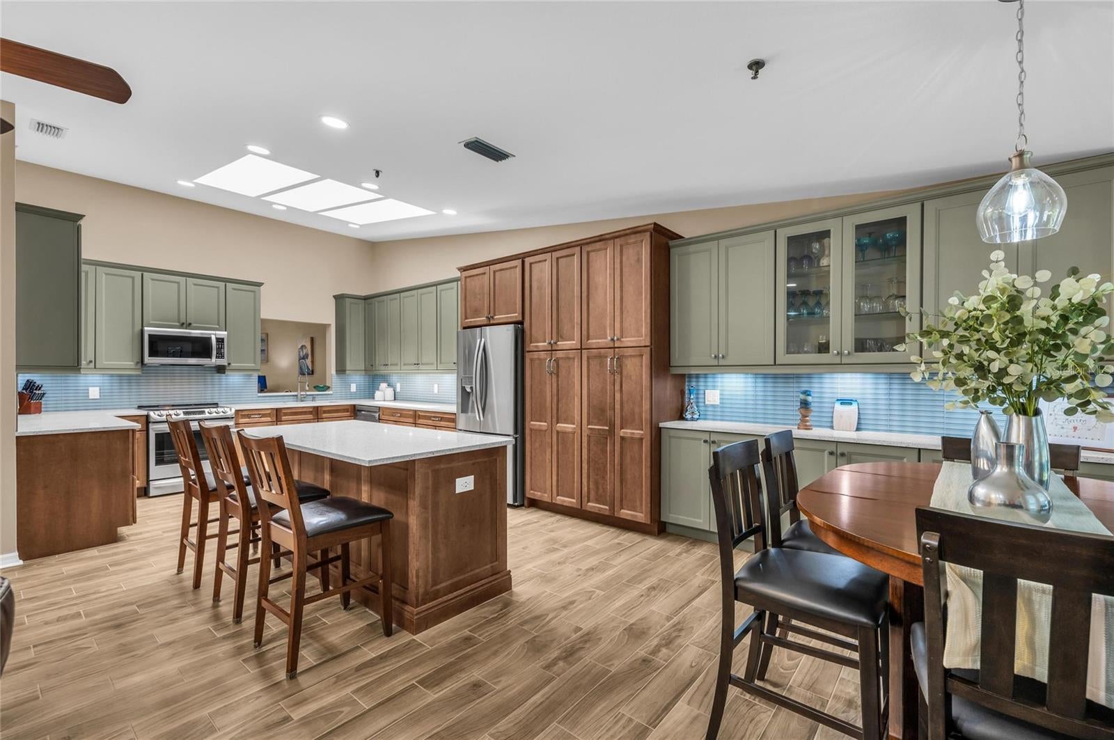 2350 Harbor Oaks Dr, Longboat Key, FL 34228 photo