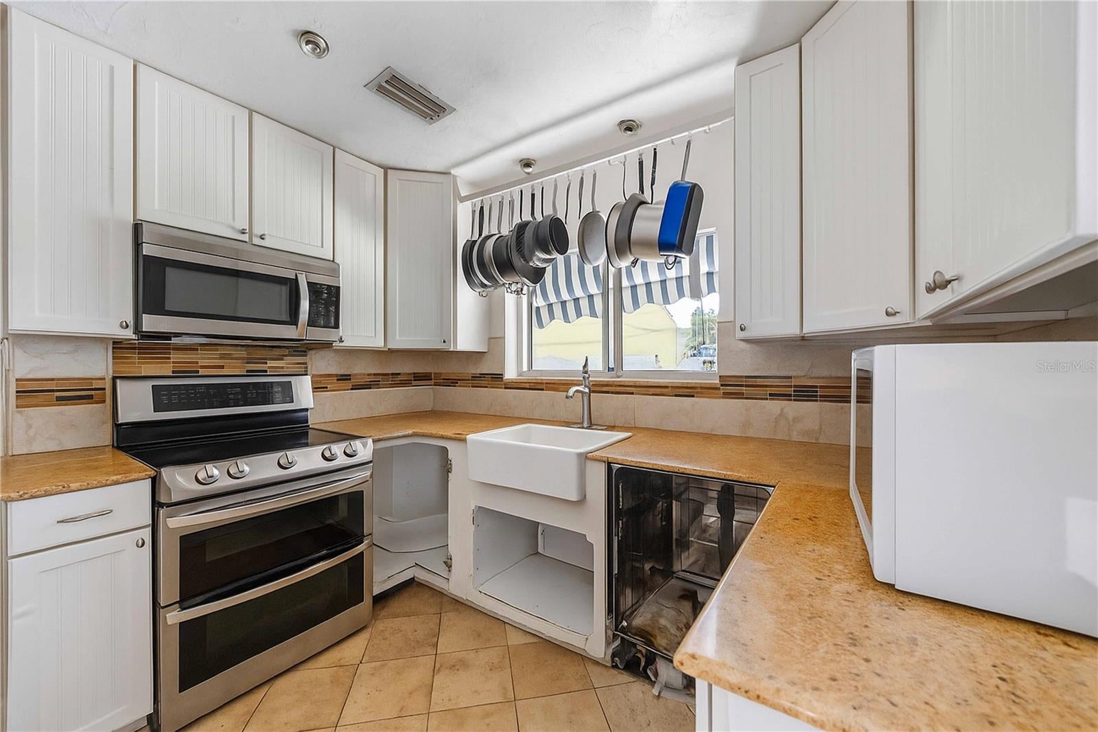 2507 Riverview Blvd, Bradenton, FL 34205 photo