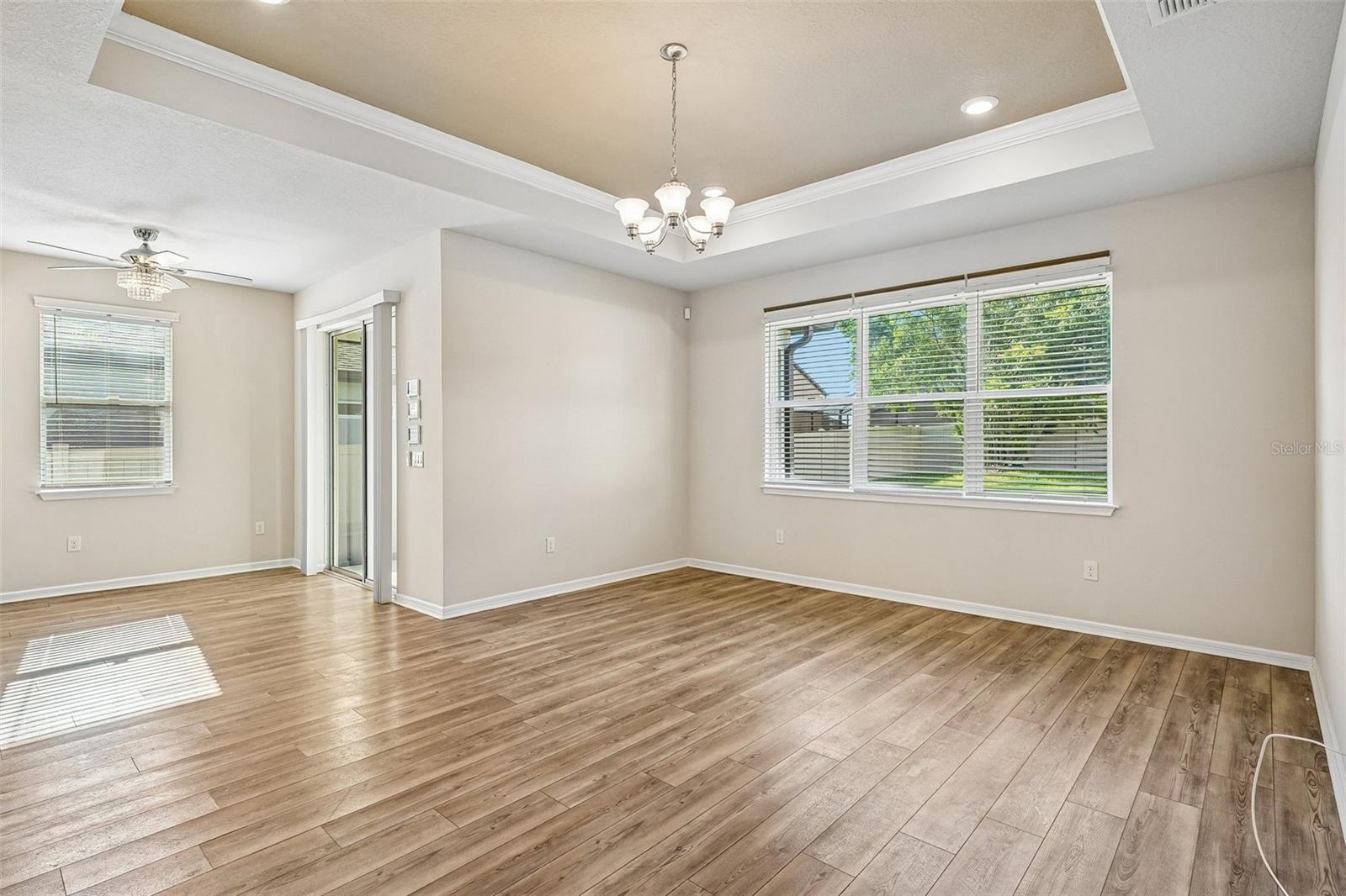 4613 Dover Bluff Ct, Valrico, FL 33594 photo