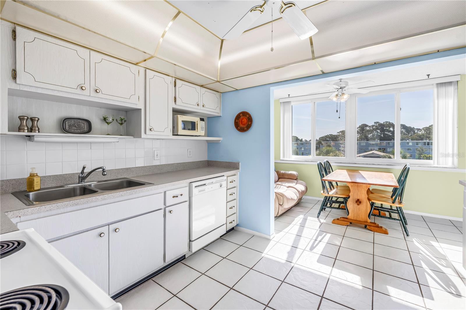 4715 Bay St #320, Saint Petersburg, FL 33703 photo