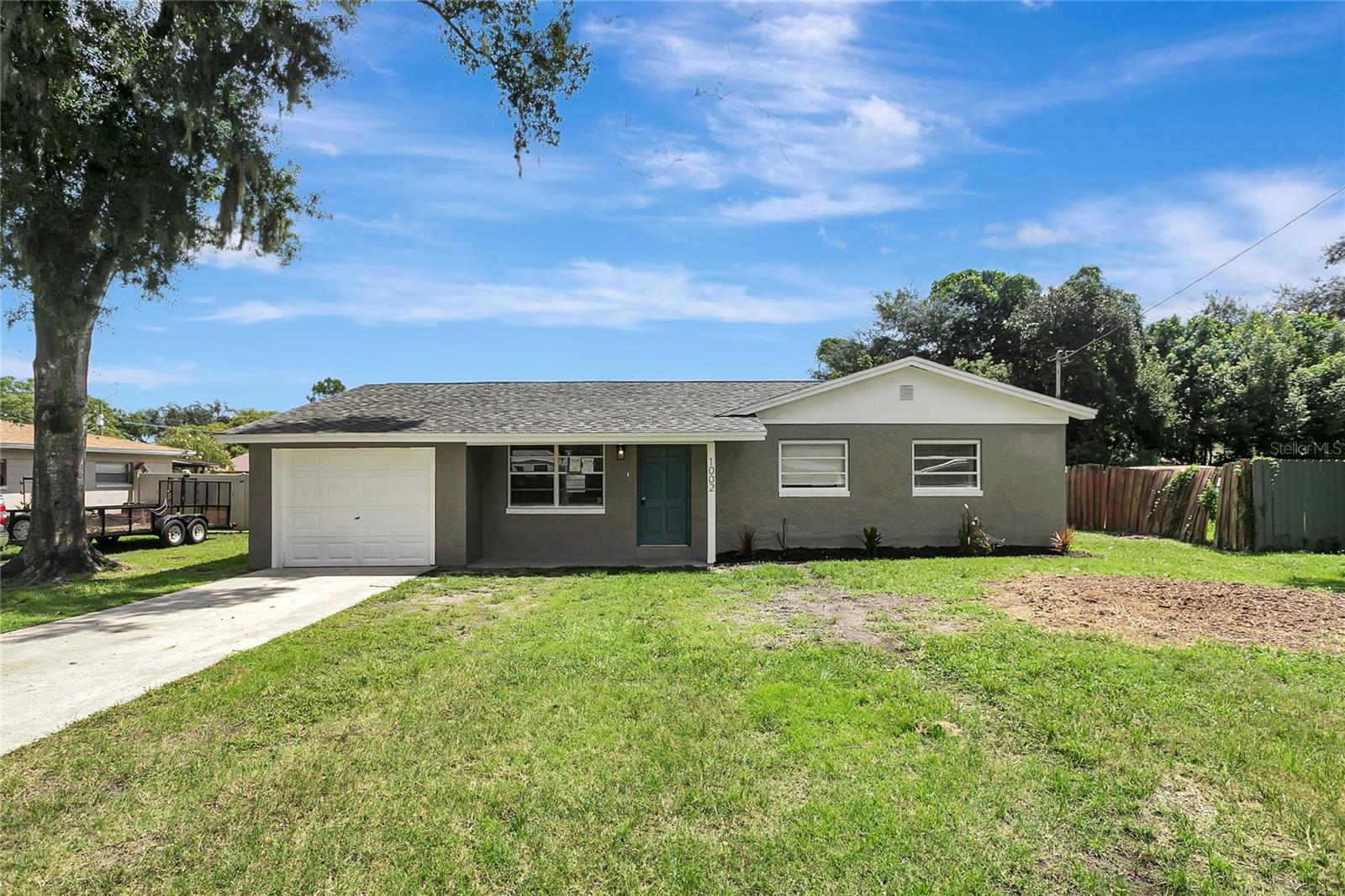 1002 Bracewell Dr, Plant City, FL 33563