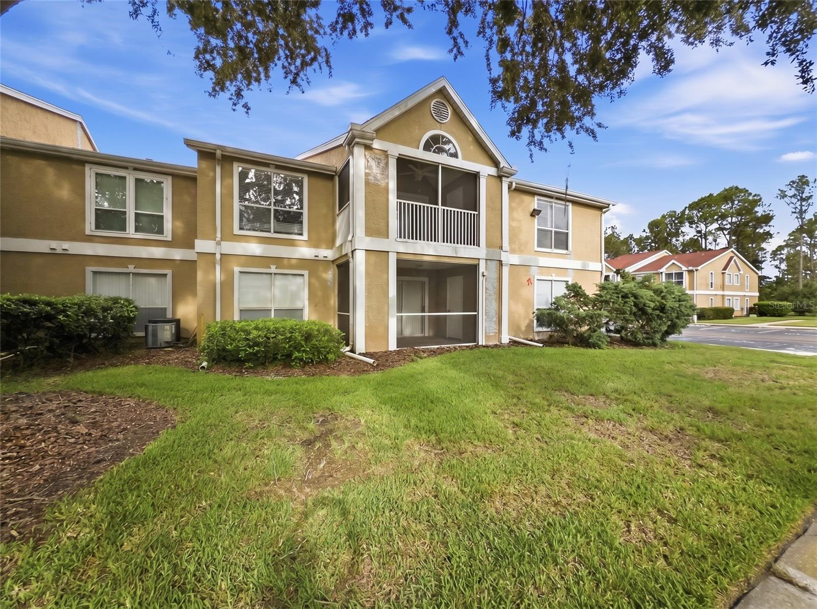 9481 Highland Oak Dr, Tampa, FL 33647