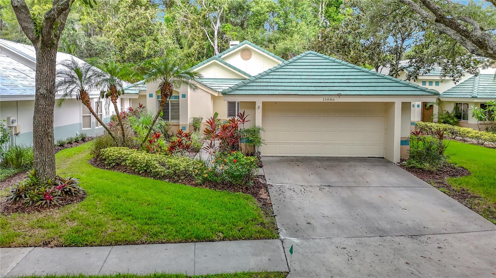 15886 Sanctuary Dr, Tampa, FL 33647