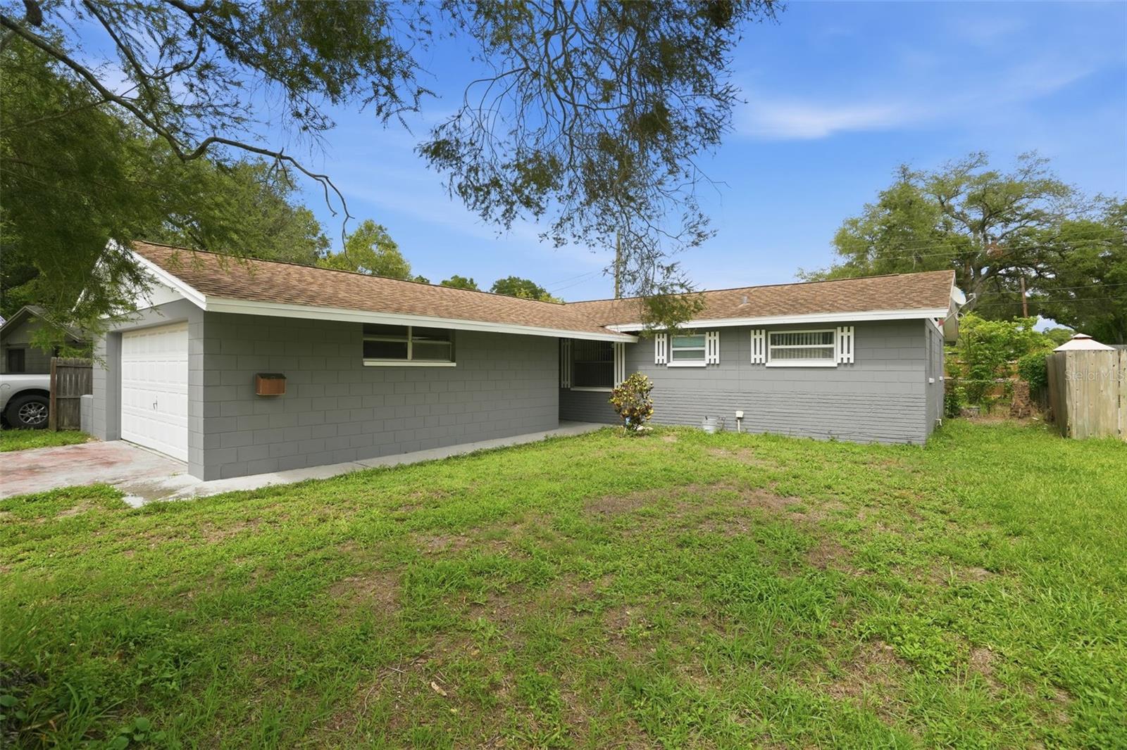 8855 53 Way, Pinellas Park, FL 33782 photo