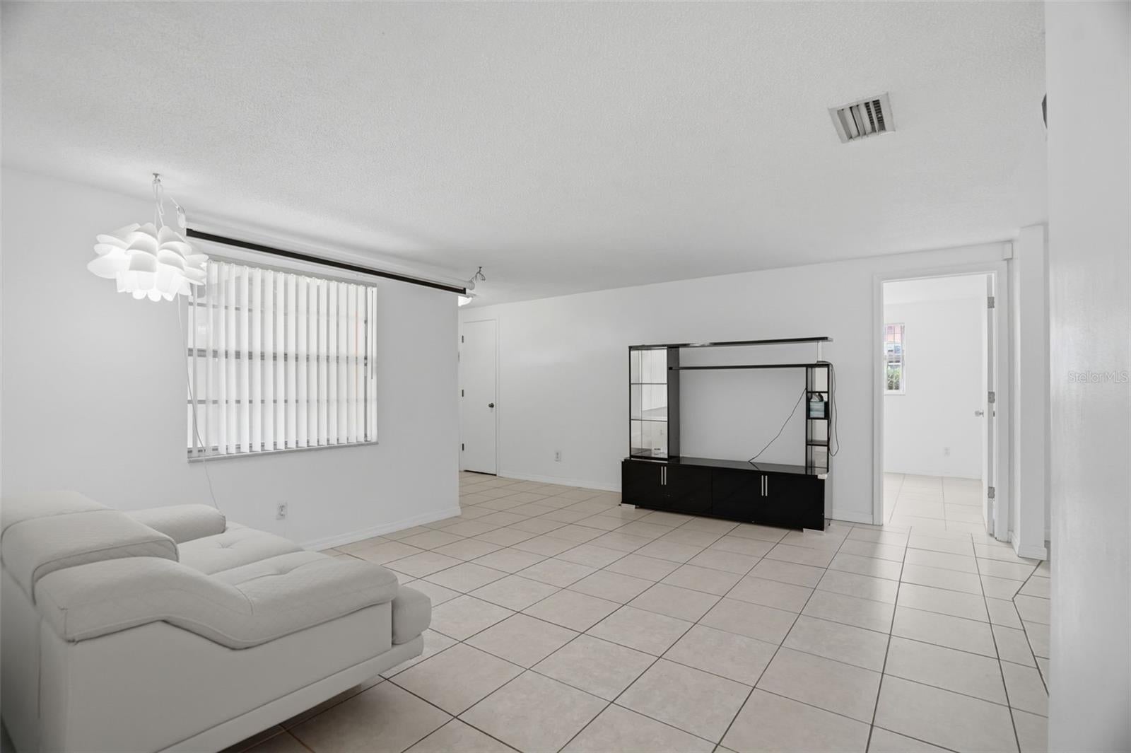 8855 53 Way, Pinellas Park, FL 33782 photo