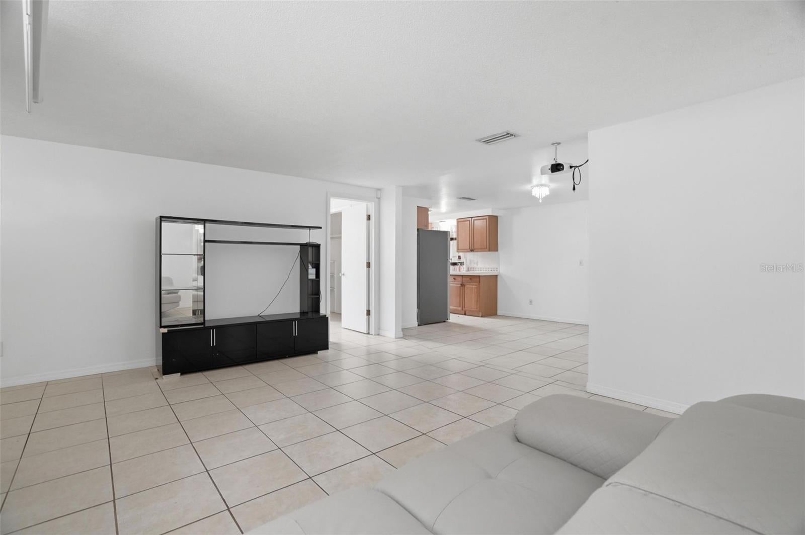 8855 53 Way, Pinellas Park, FL 33782 photo