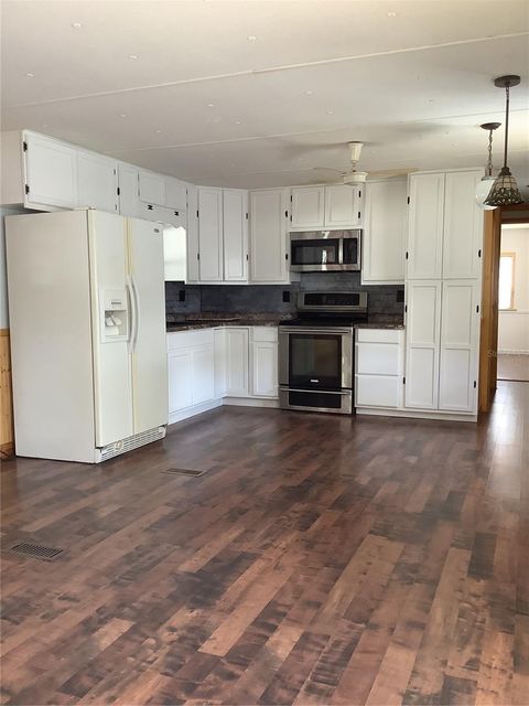 Manufactured Home in DADE CITY FL 34928 HAWKIOWA ROAD 19.jpg