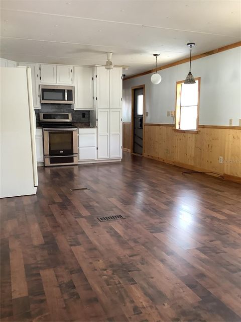 Manufactured Home in DADE CITY FL 34928 HAWKIOWA ROAD 18.jpg